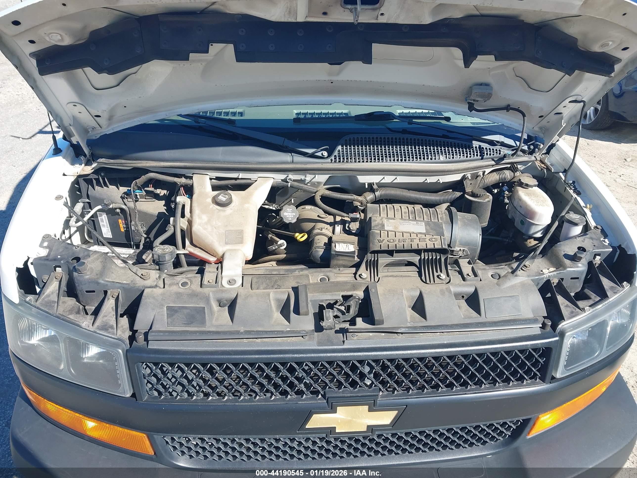 CHEVROLET EXPRESS image 10