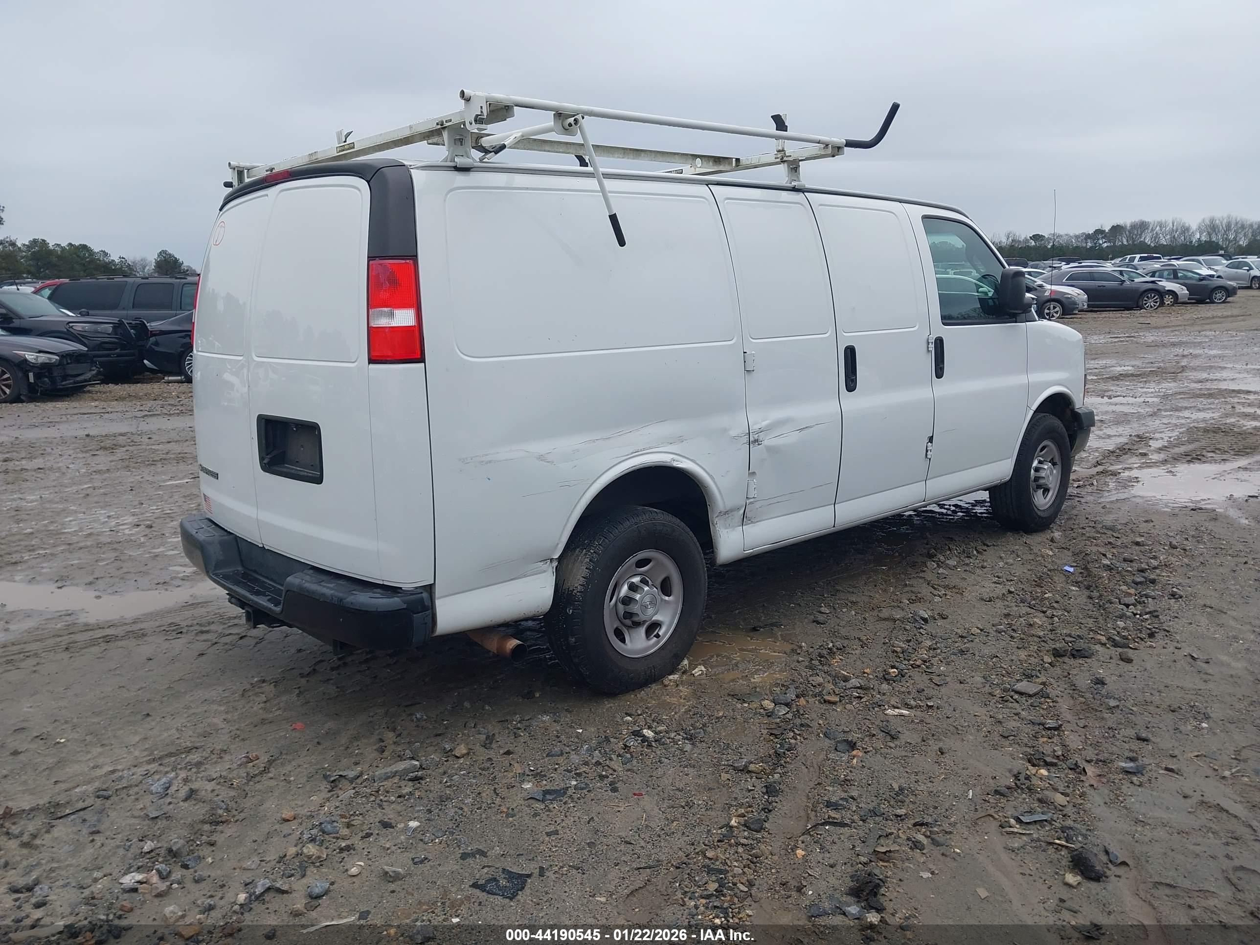 CHEVROLET EXPRESS image 4