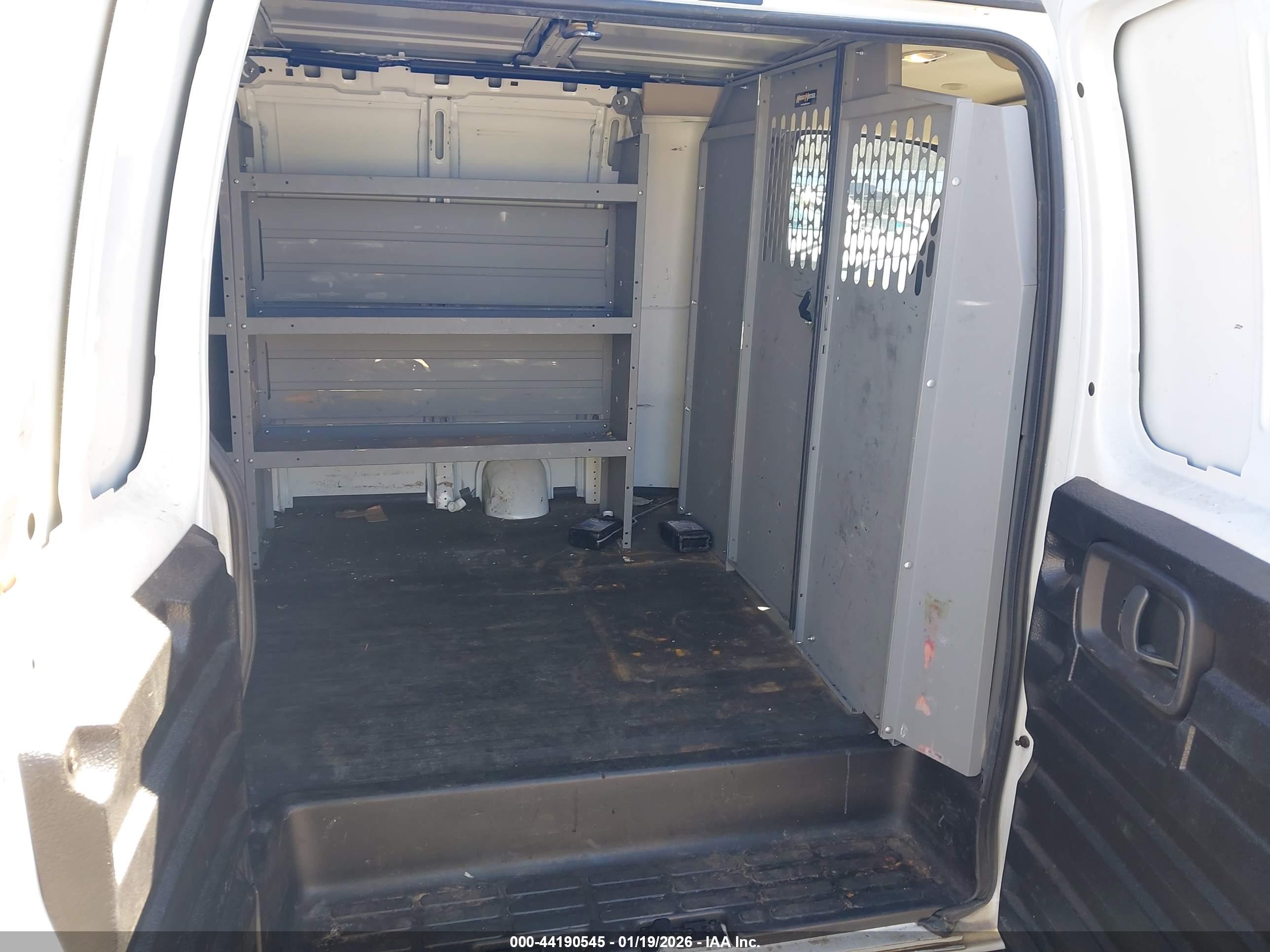 CHEVROLET EXPRESS image 8