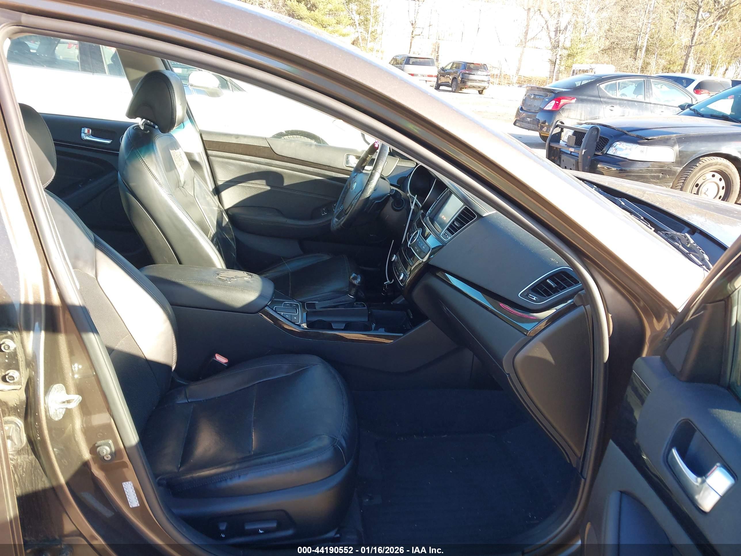 KIA CADENZA image 5