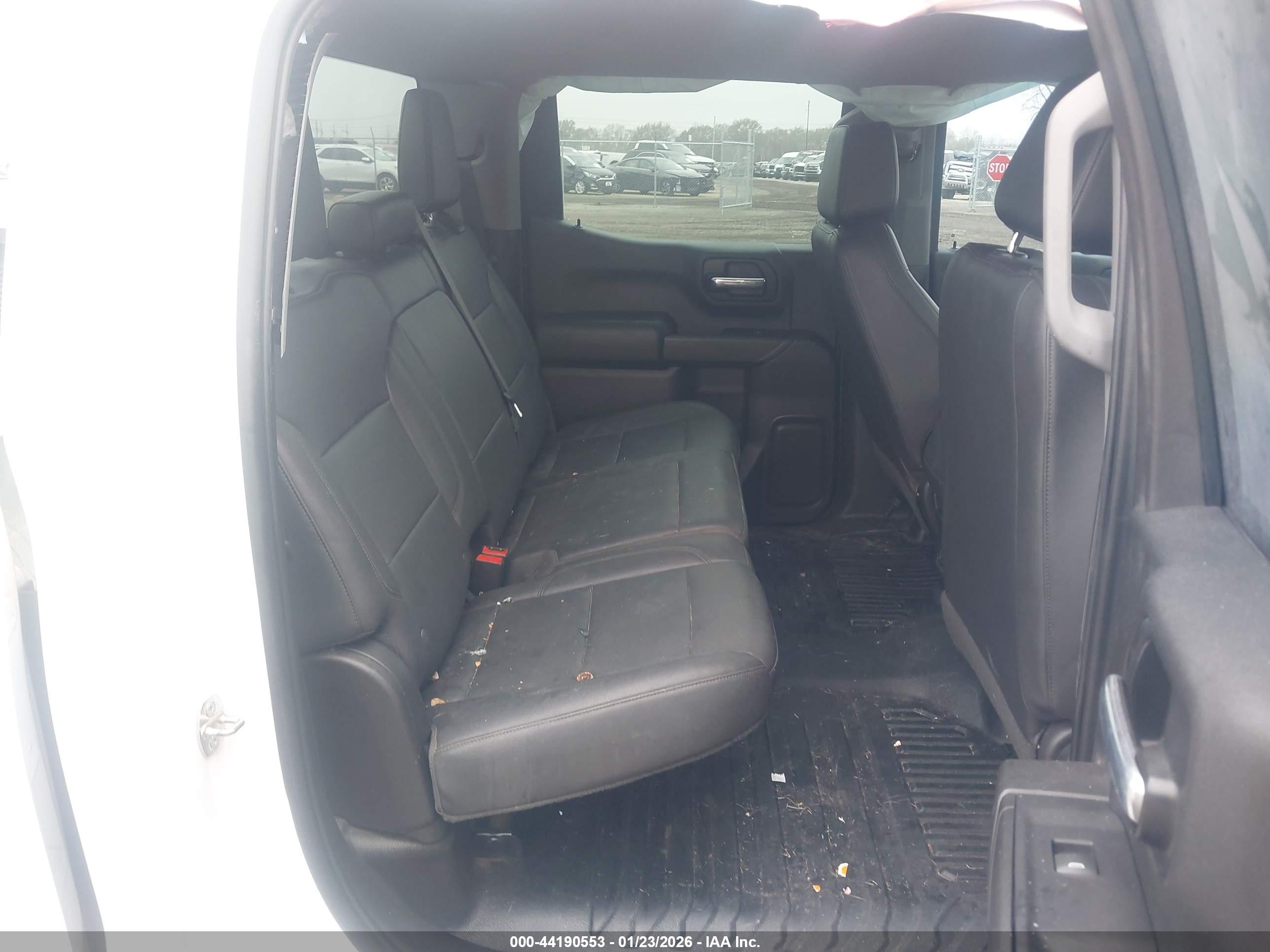 CHEVROLET SILVERADO image 8