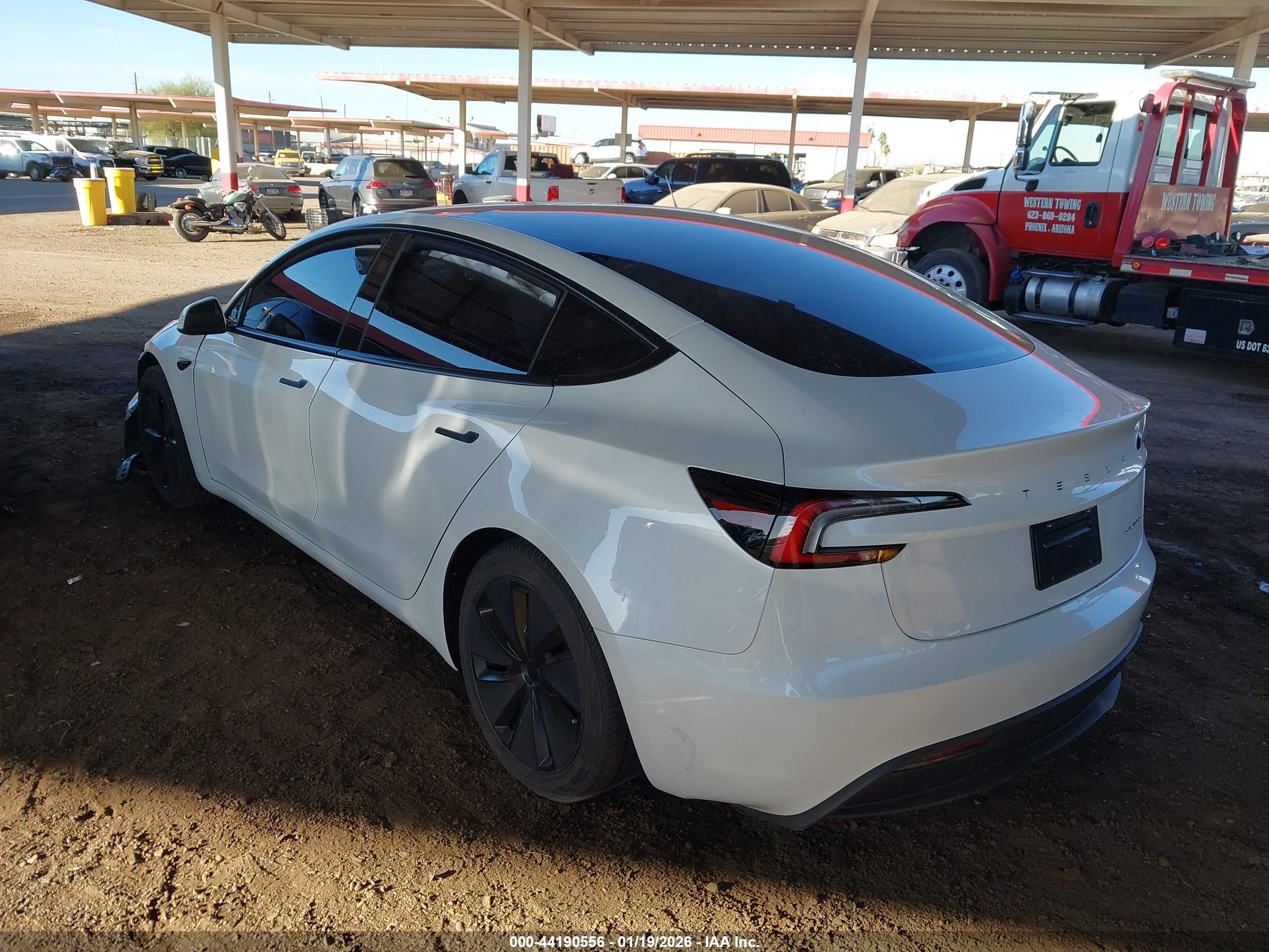 TESLA MODEL image 3