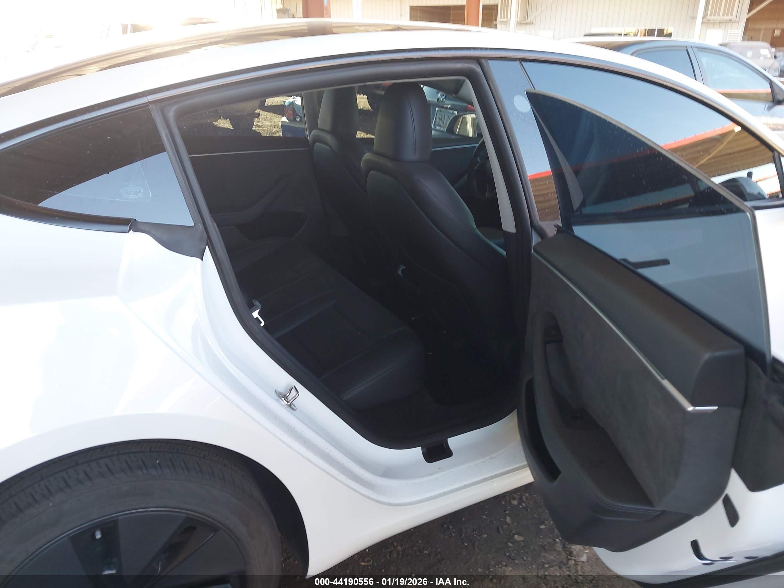 TESLA MODEL image 8