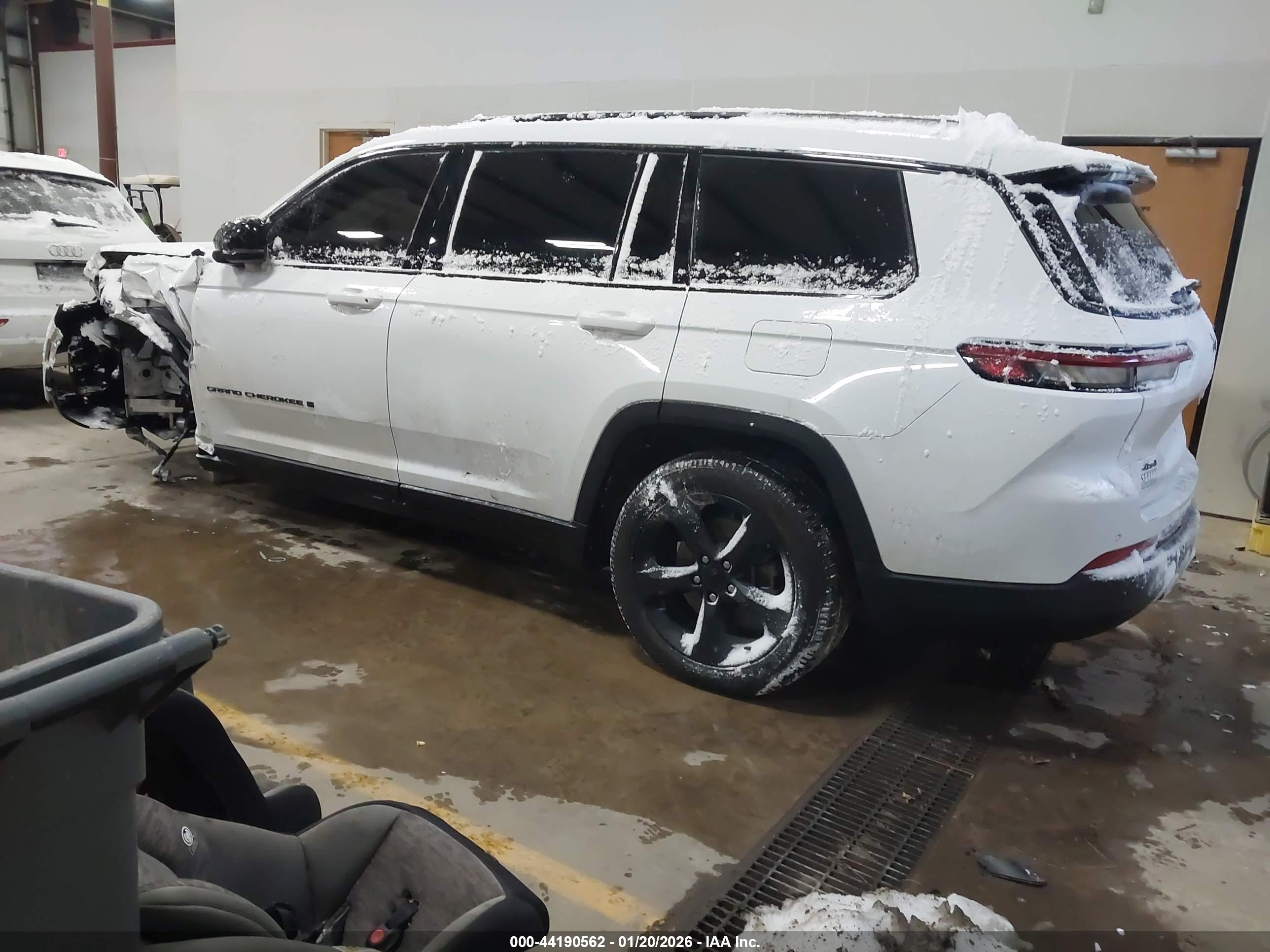 JEEP GRAND image 3