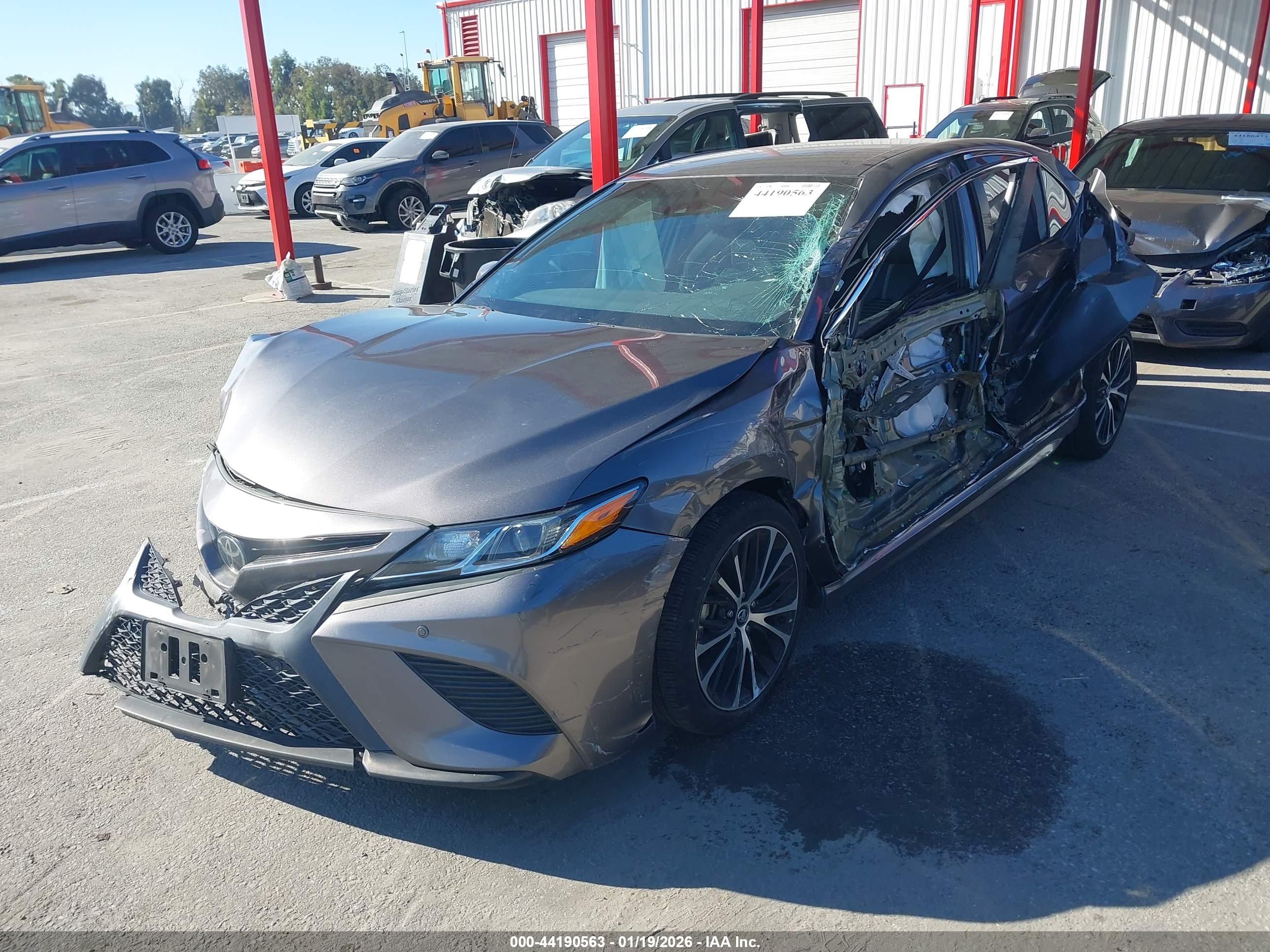 TOYOTA CAMRY image 2