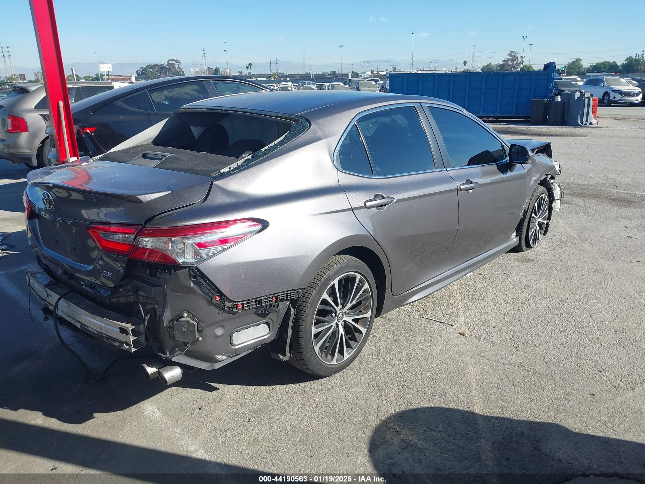 TOYOTA CAMRY image 4