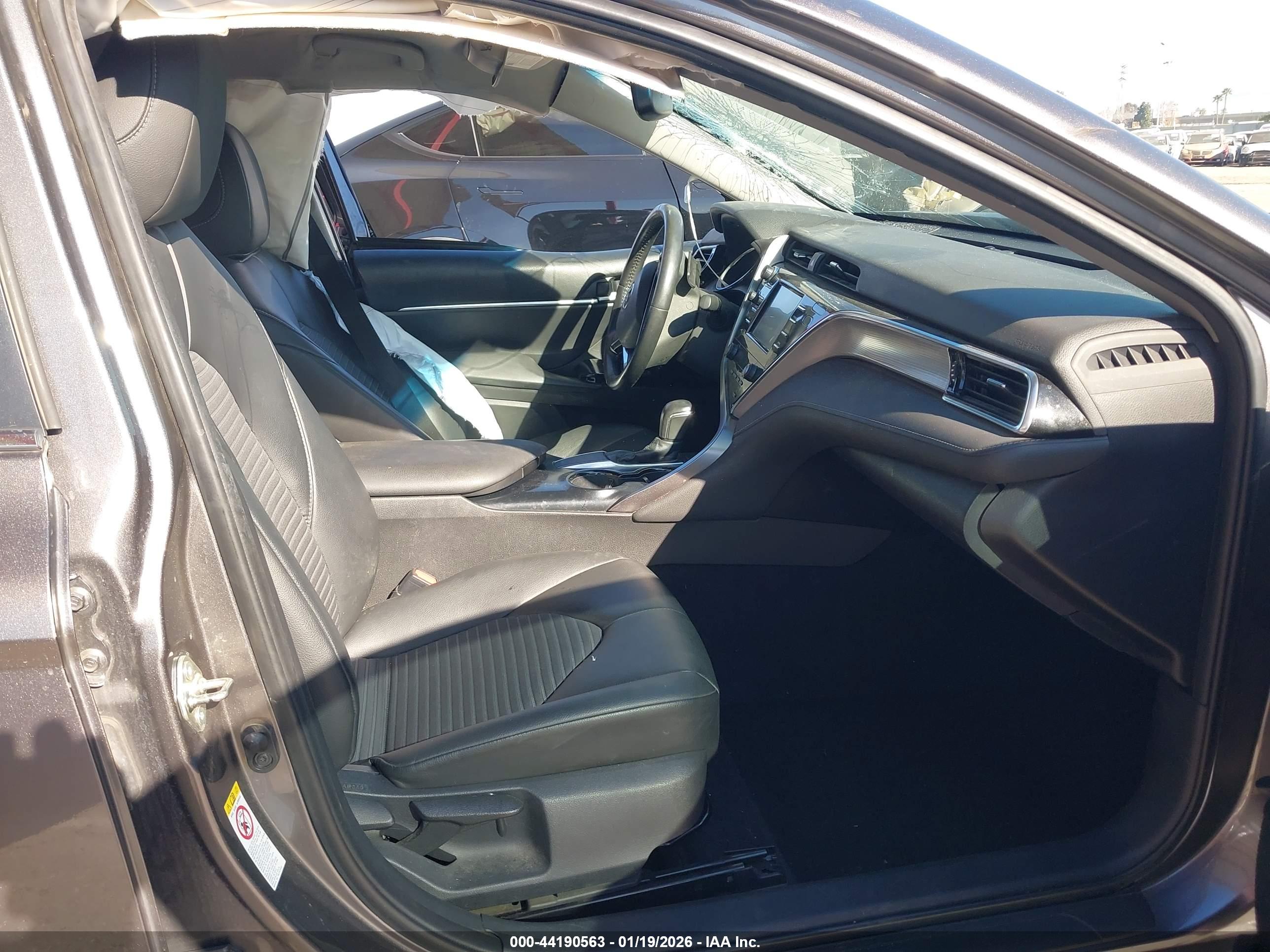 TOYOTA CAMRY image 5