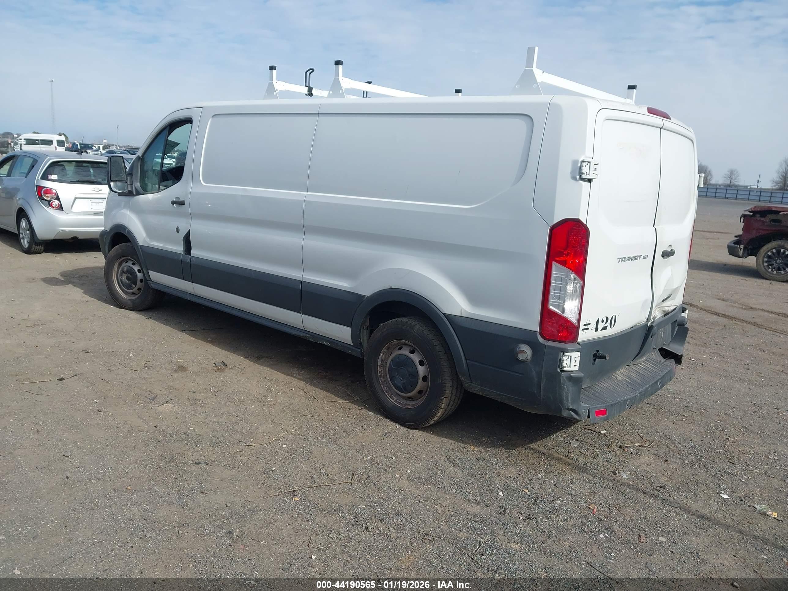 FORD TRANSIT-150 image 3