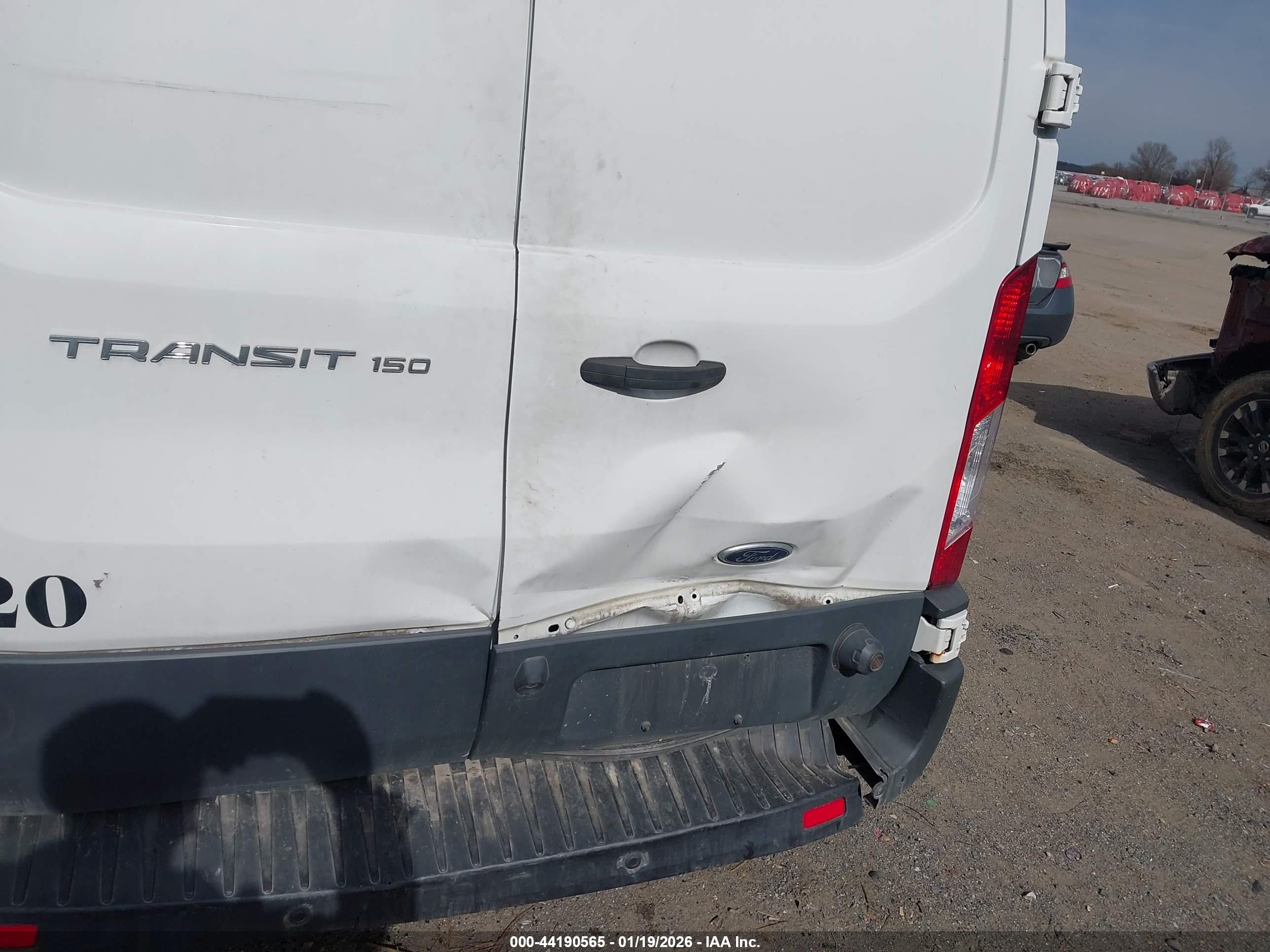 FORD TRANSIT-150 image 6