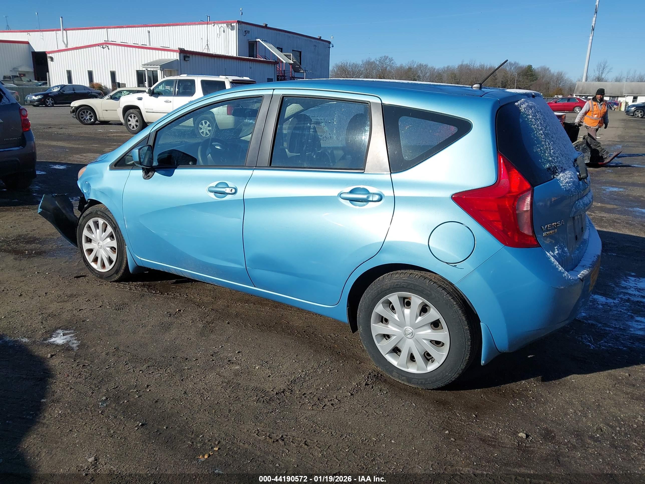 NISSAN VERSA image 3