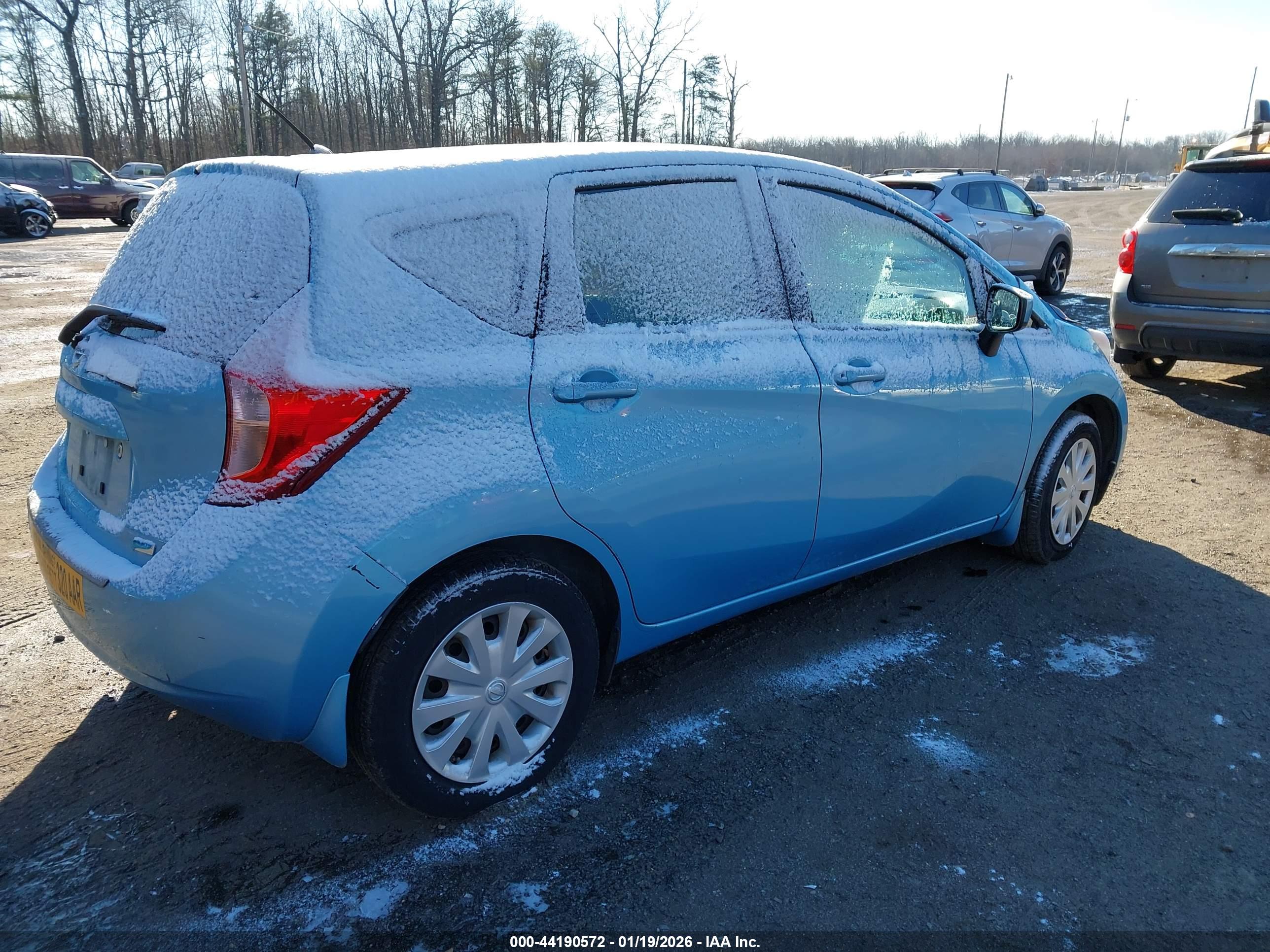 NISSAN VERSA image 4