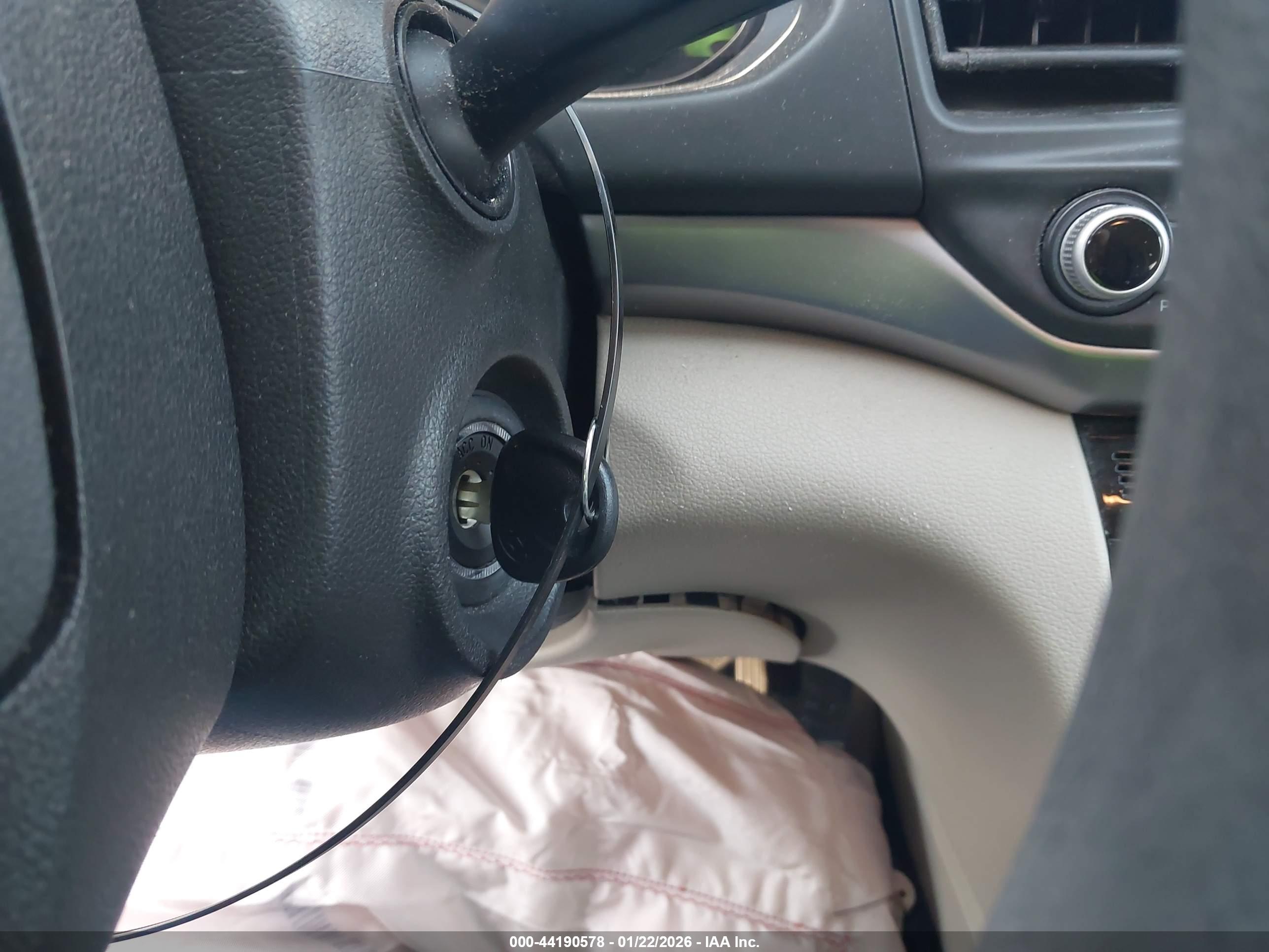 HYUNDAI ELANTRA image 11