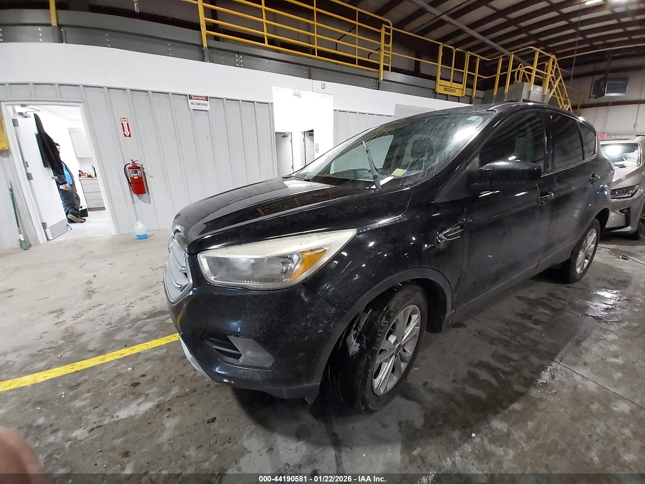FORD ESCAPE image 2