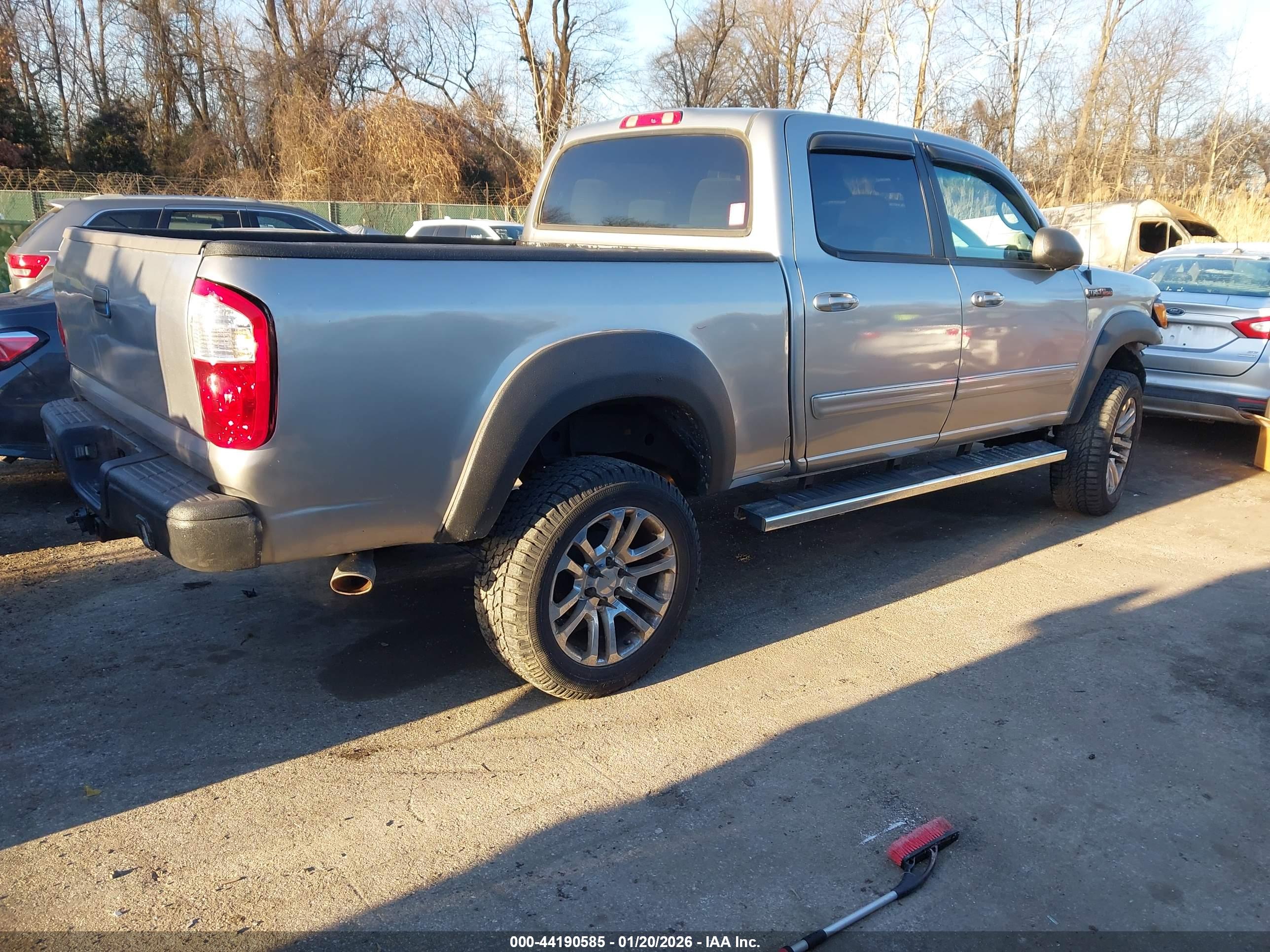 TOYOTA TUNDRA image 4