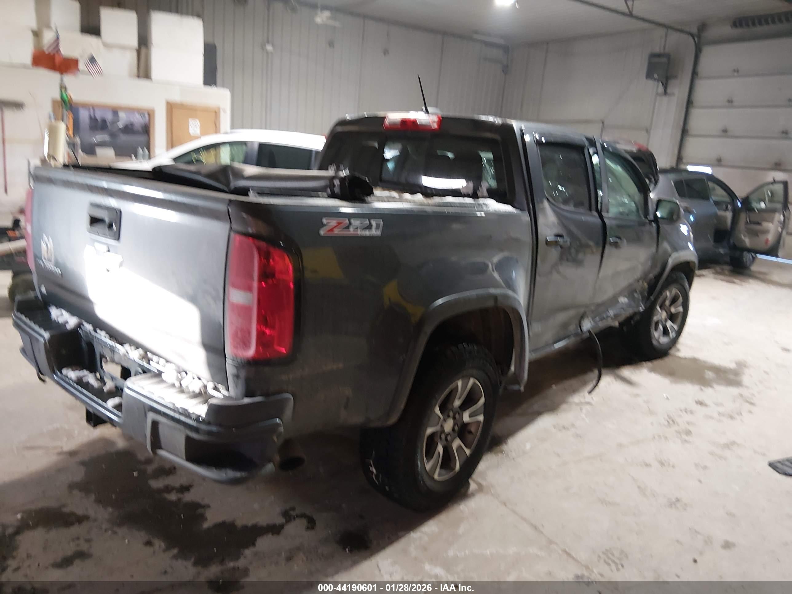 CHEVROLET COLORADO image 4