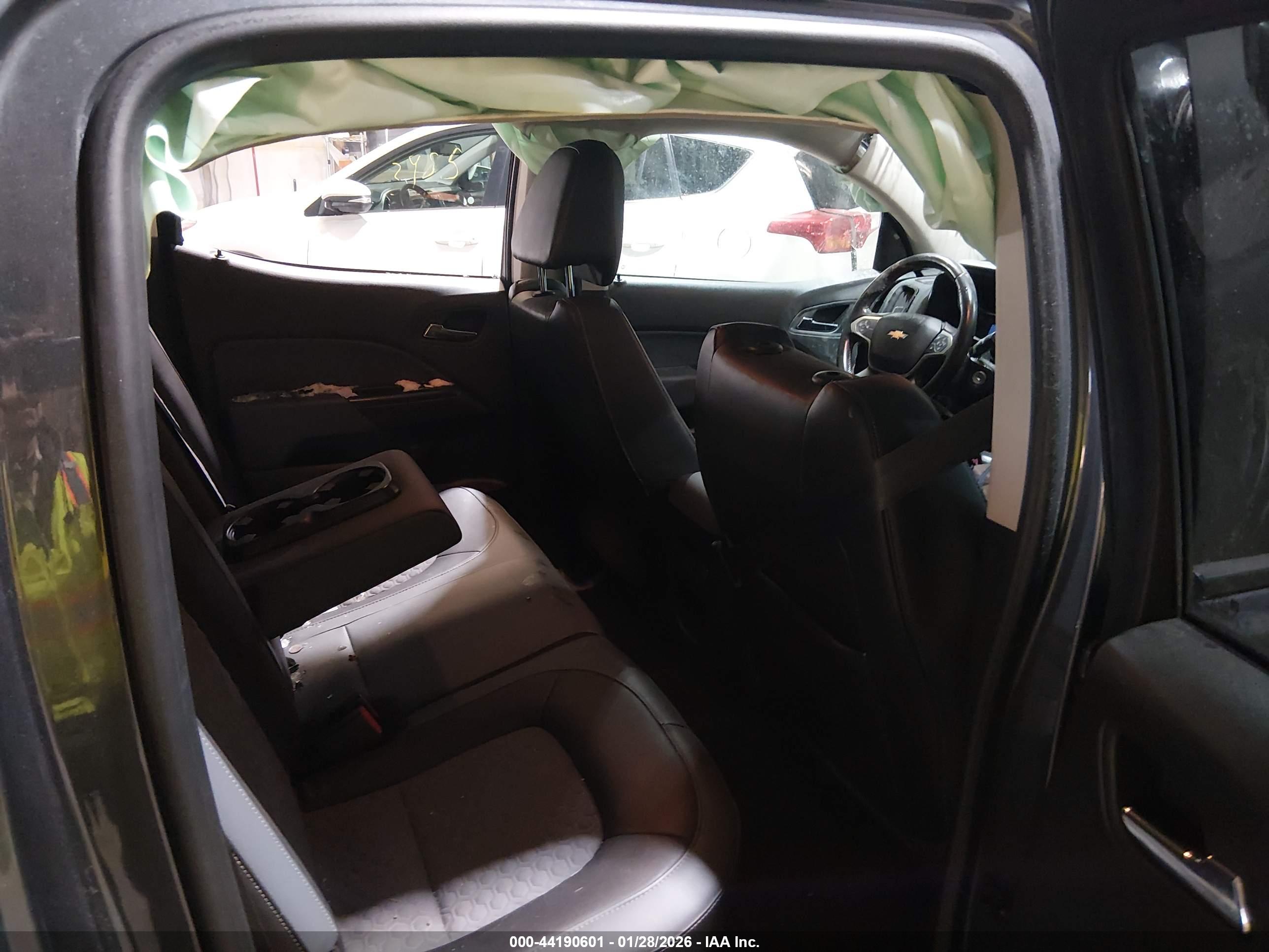 CHEVROLET COLORADO image 8