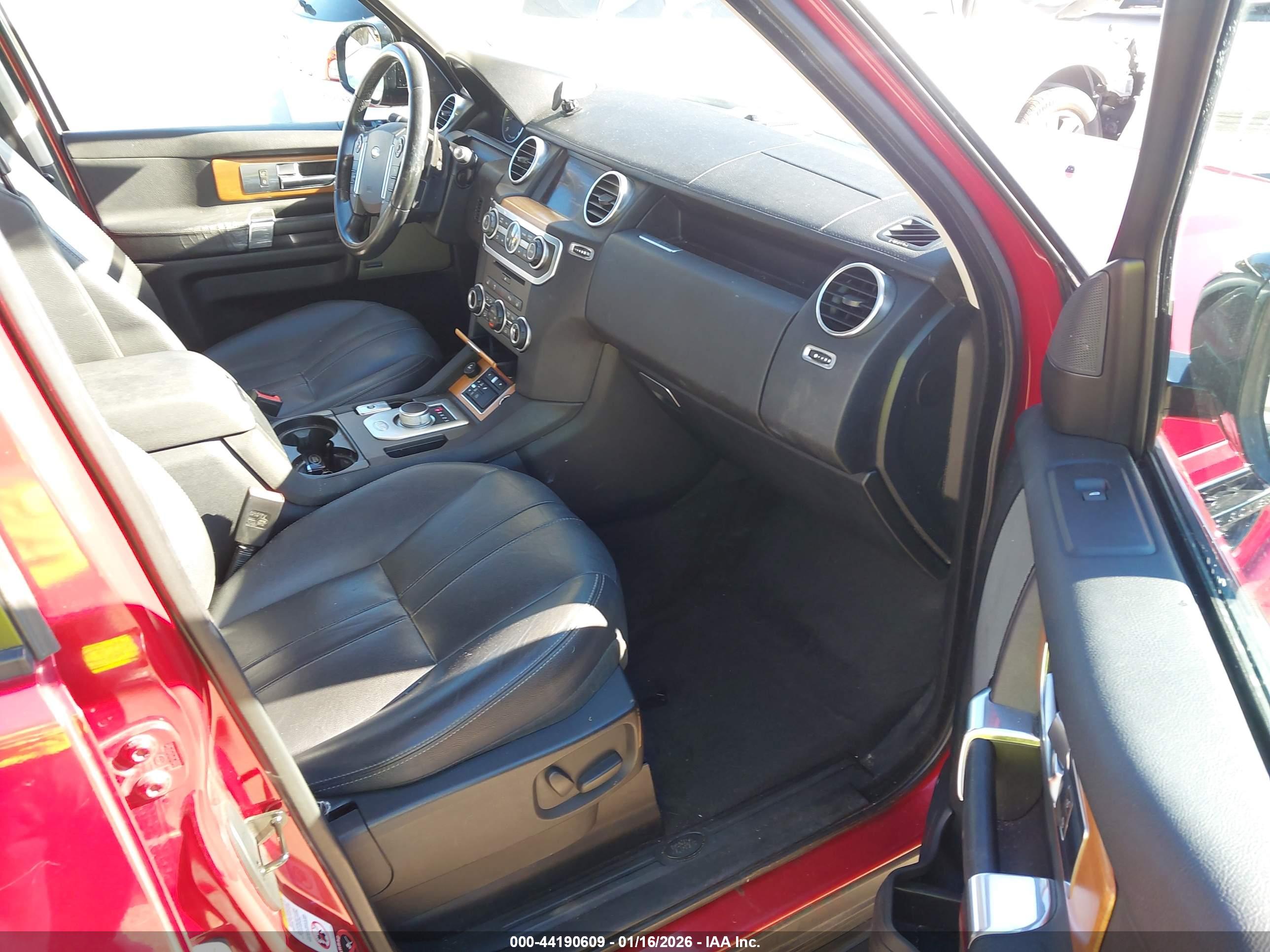 LAND ROVER image 5