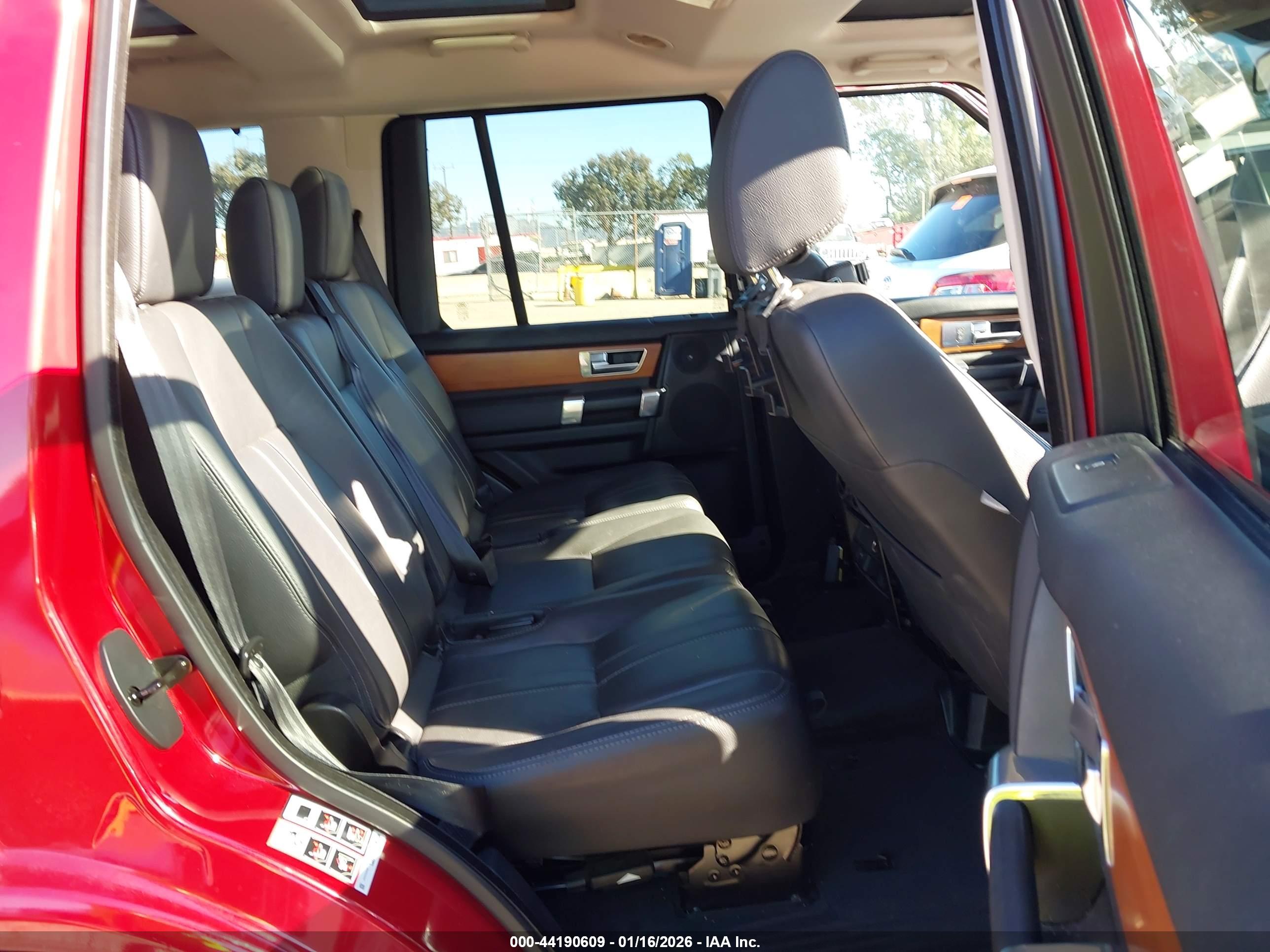 LAND ROVER image 8