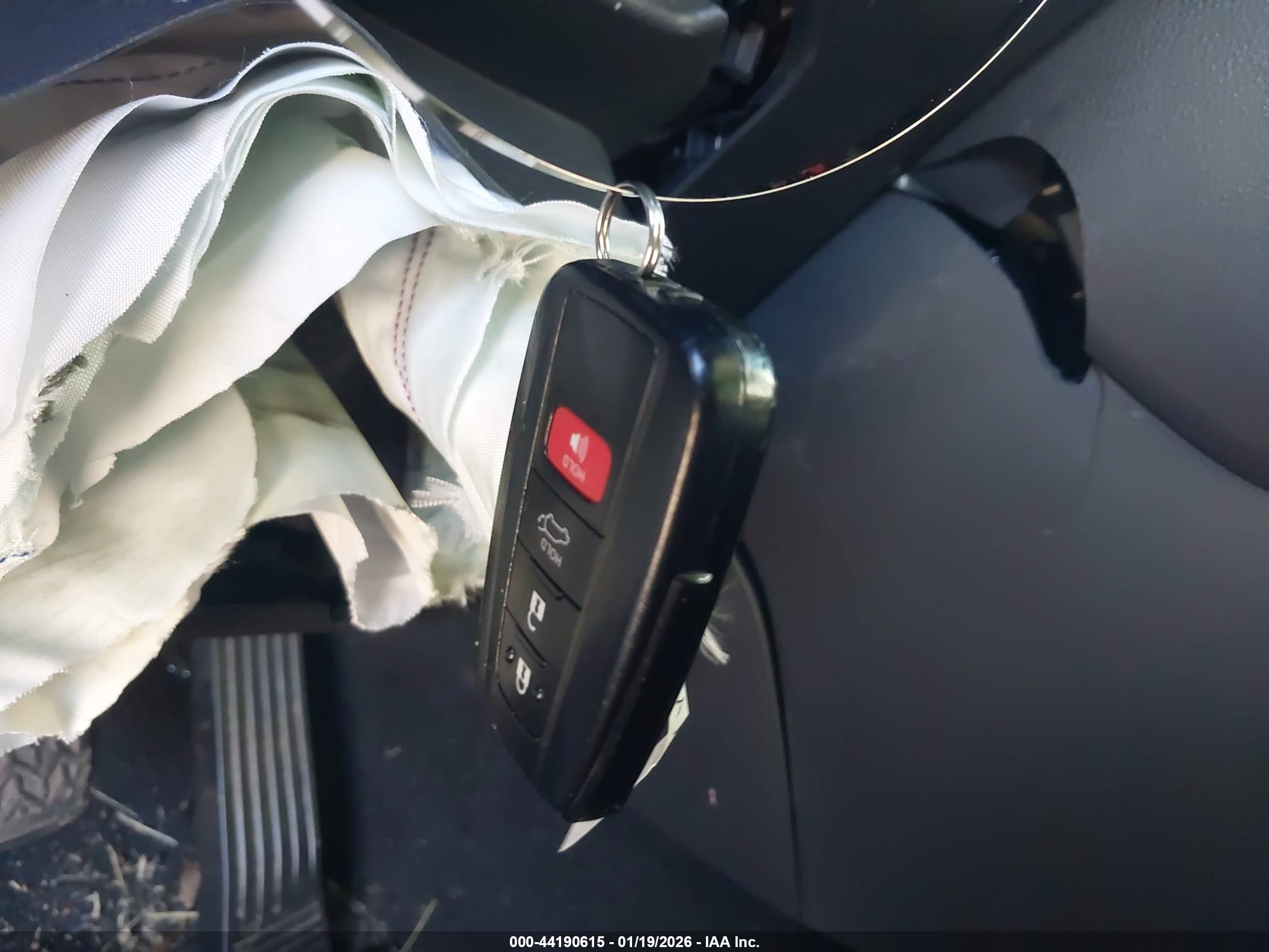 TOYOTA RAV4 image 11
