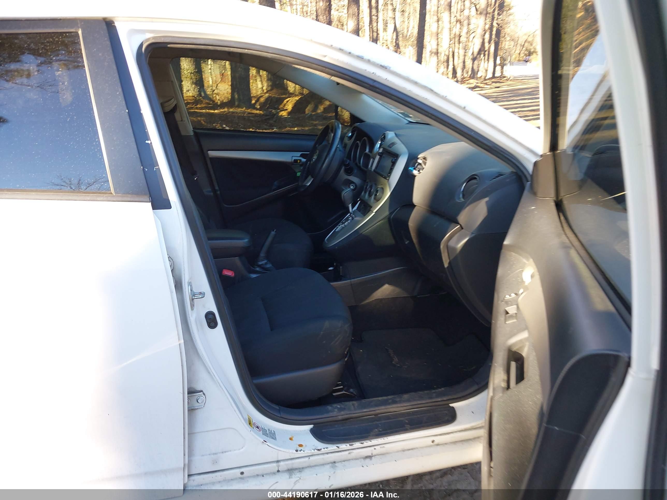 TOYOTA MATRIX image 5