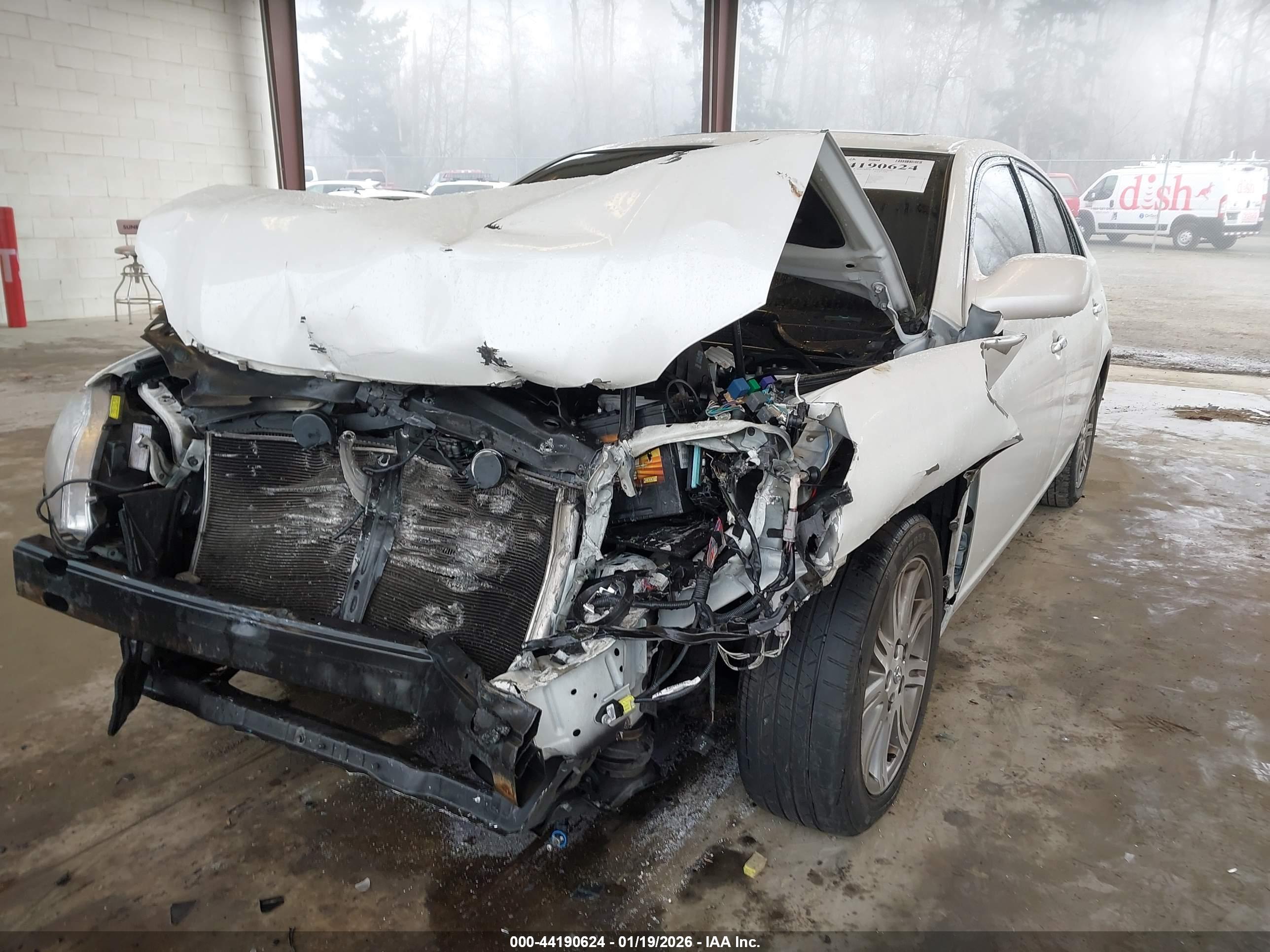 TOYOTA AVALON image 6