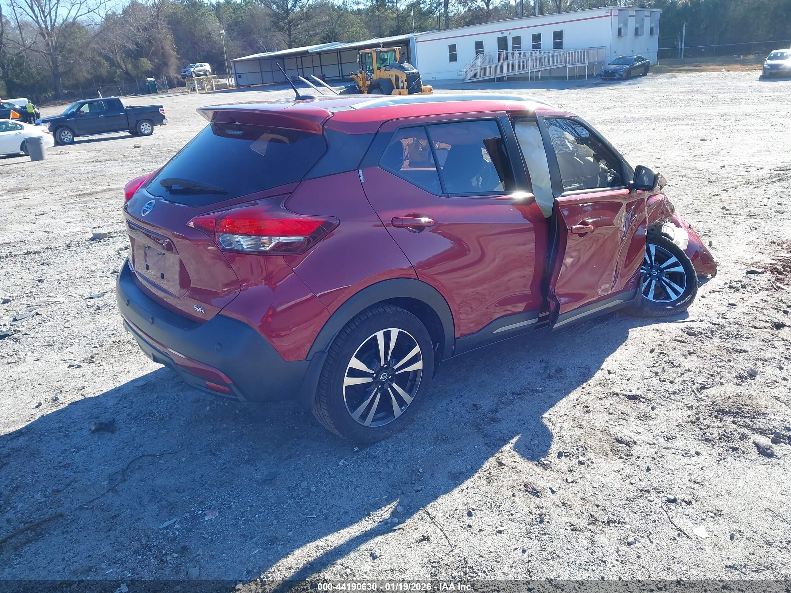 NISSAN KICKS image 4
