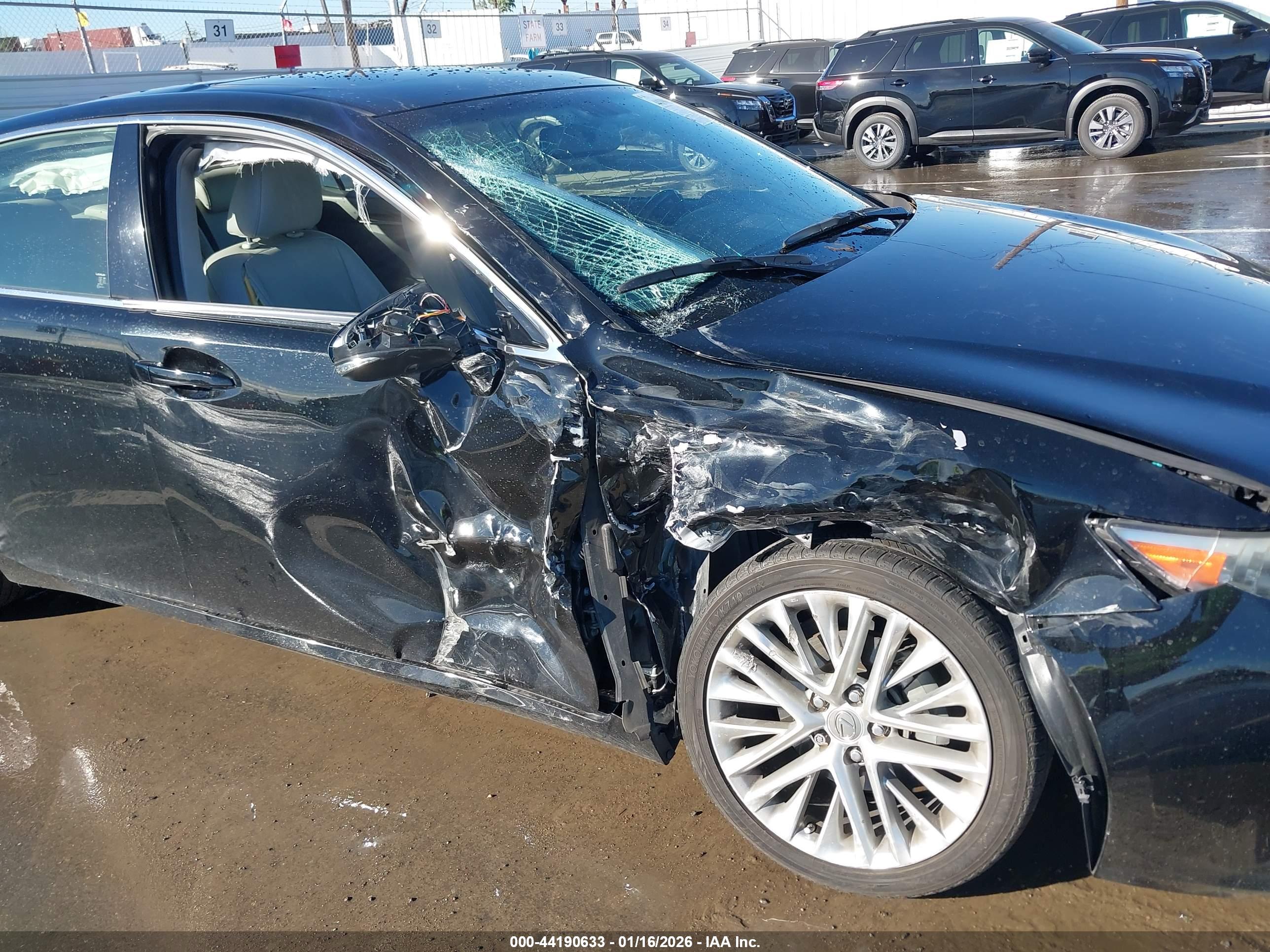 LEXUS ES image 6