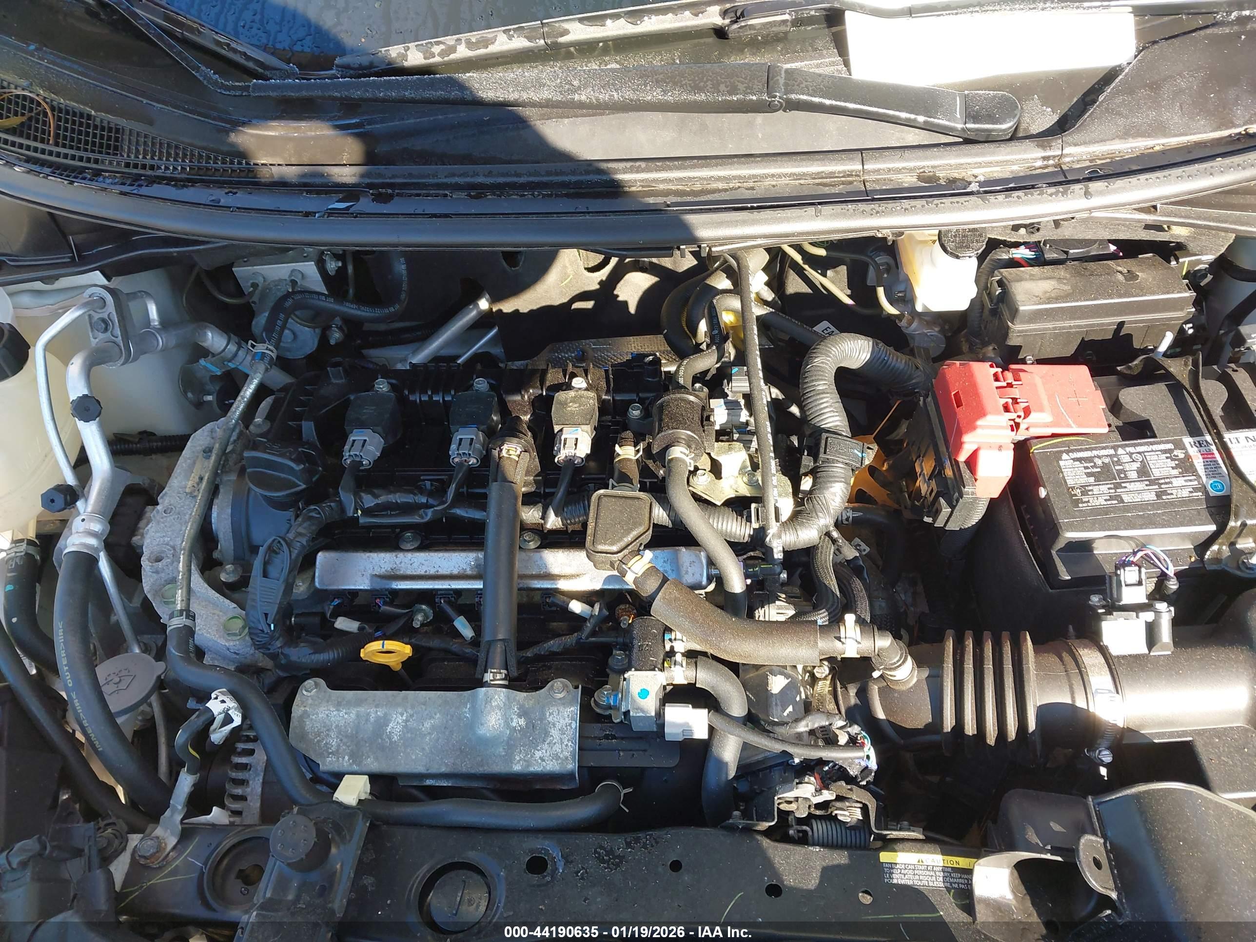 NISSAN VERSA image 10