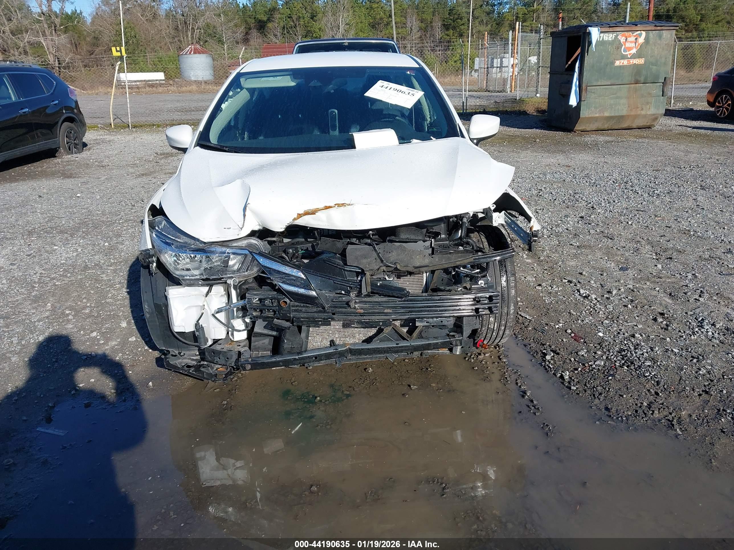 NISSAN VERSA image 6