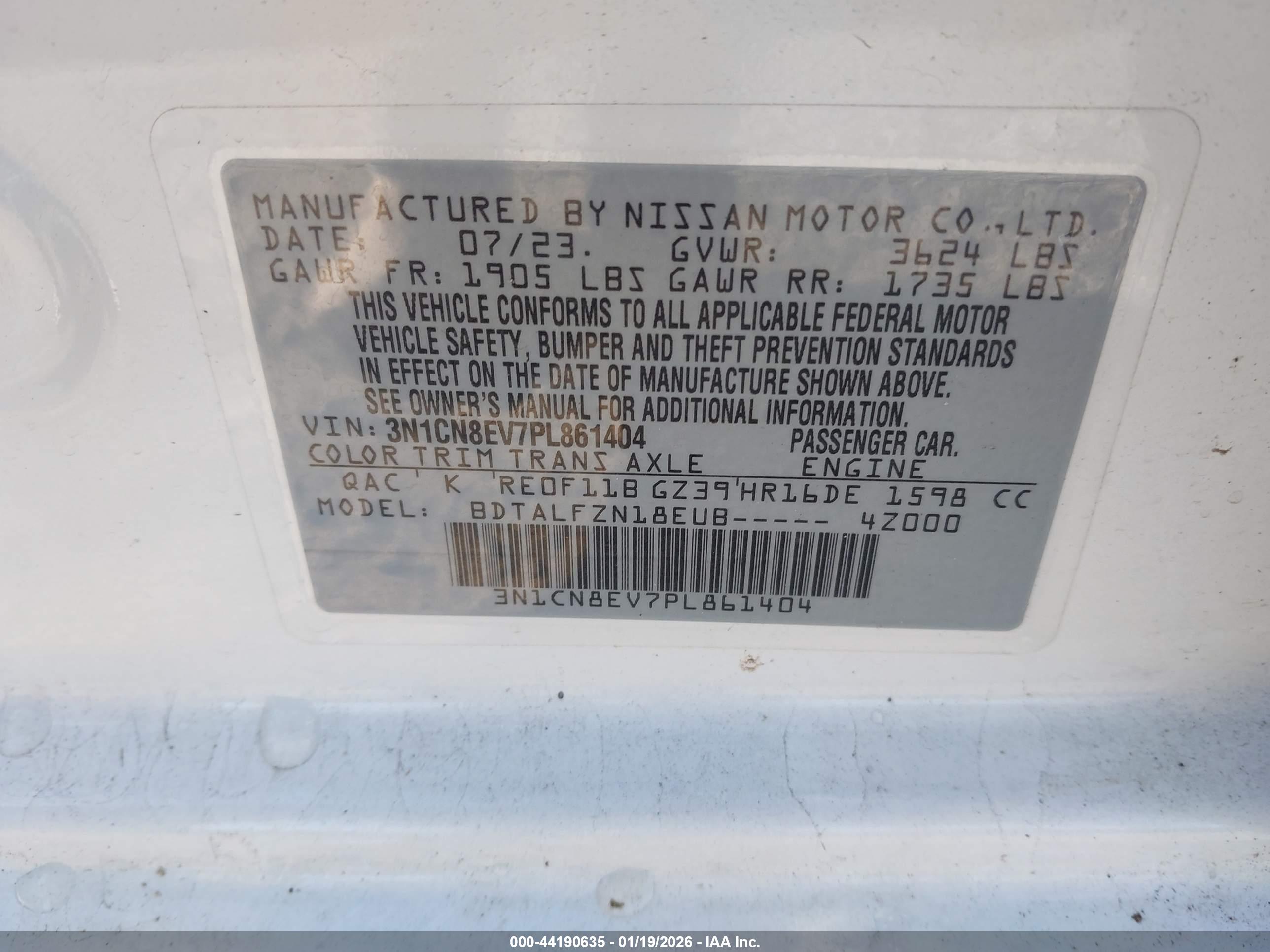 NISSAN VERSA image 9