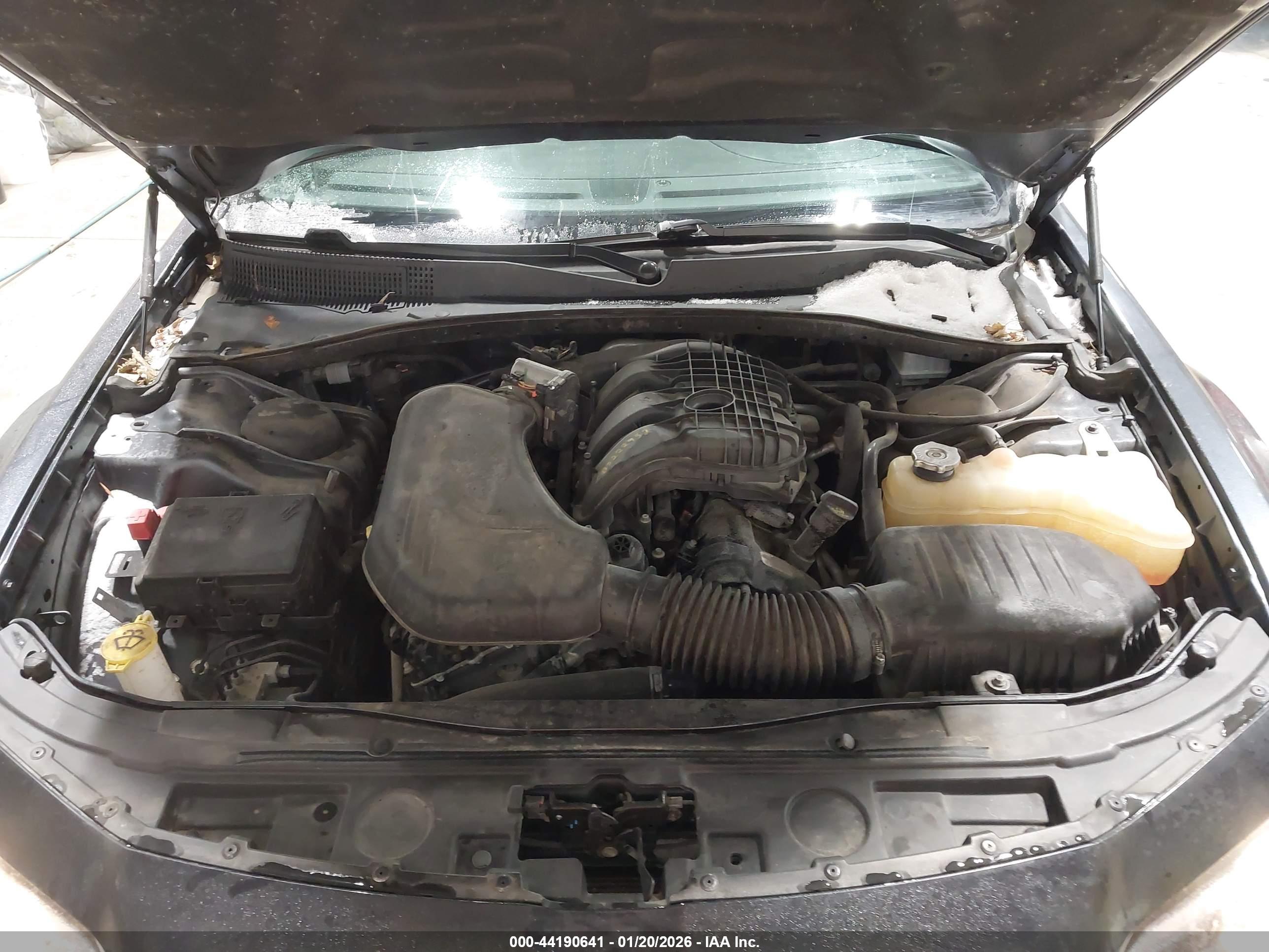 CHRYSLER 300 image 10