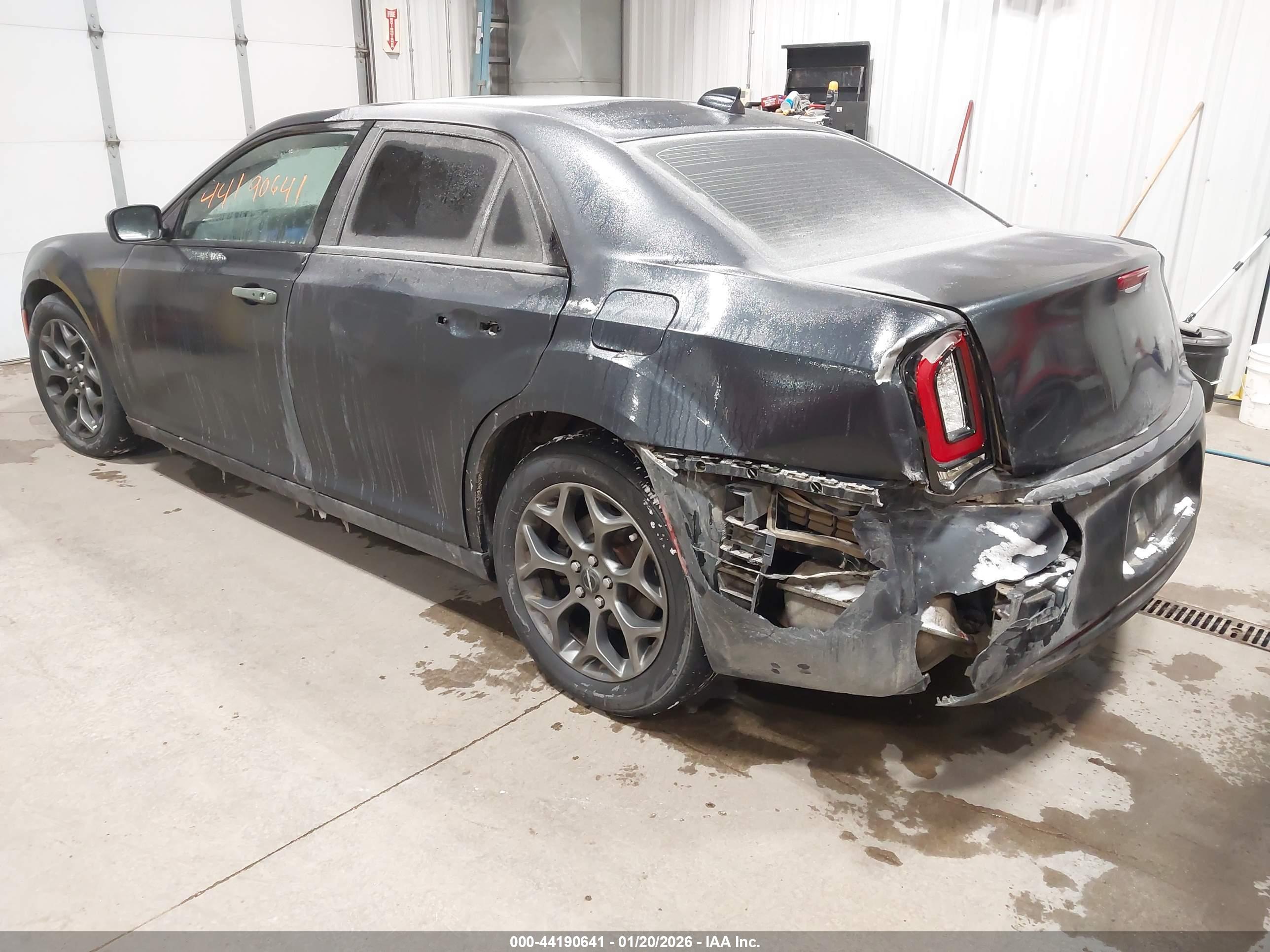 CHRYSLER 300 image 3