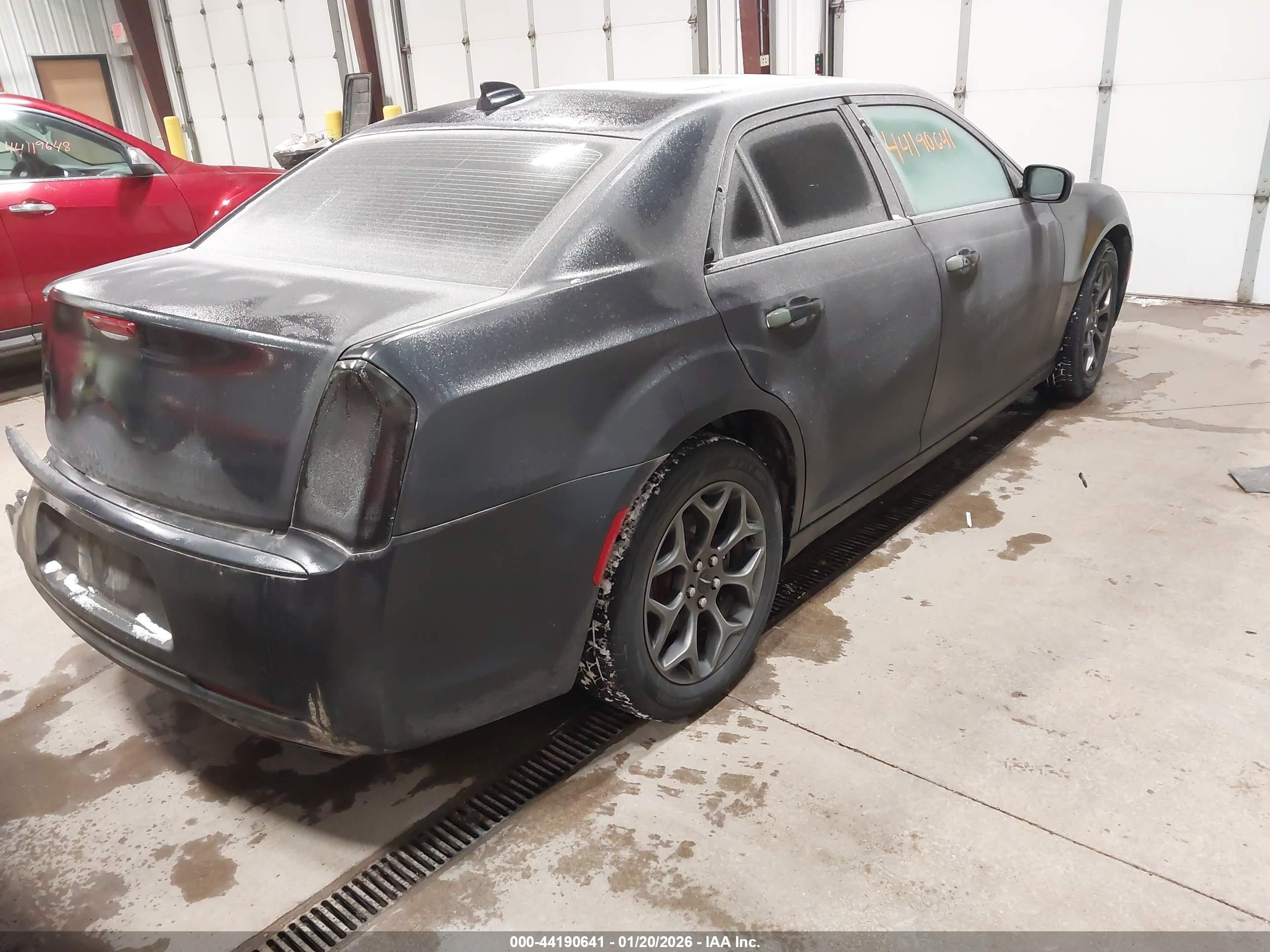 CHRYSLER 300 image 4