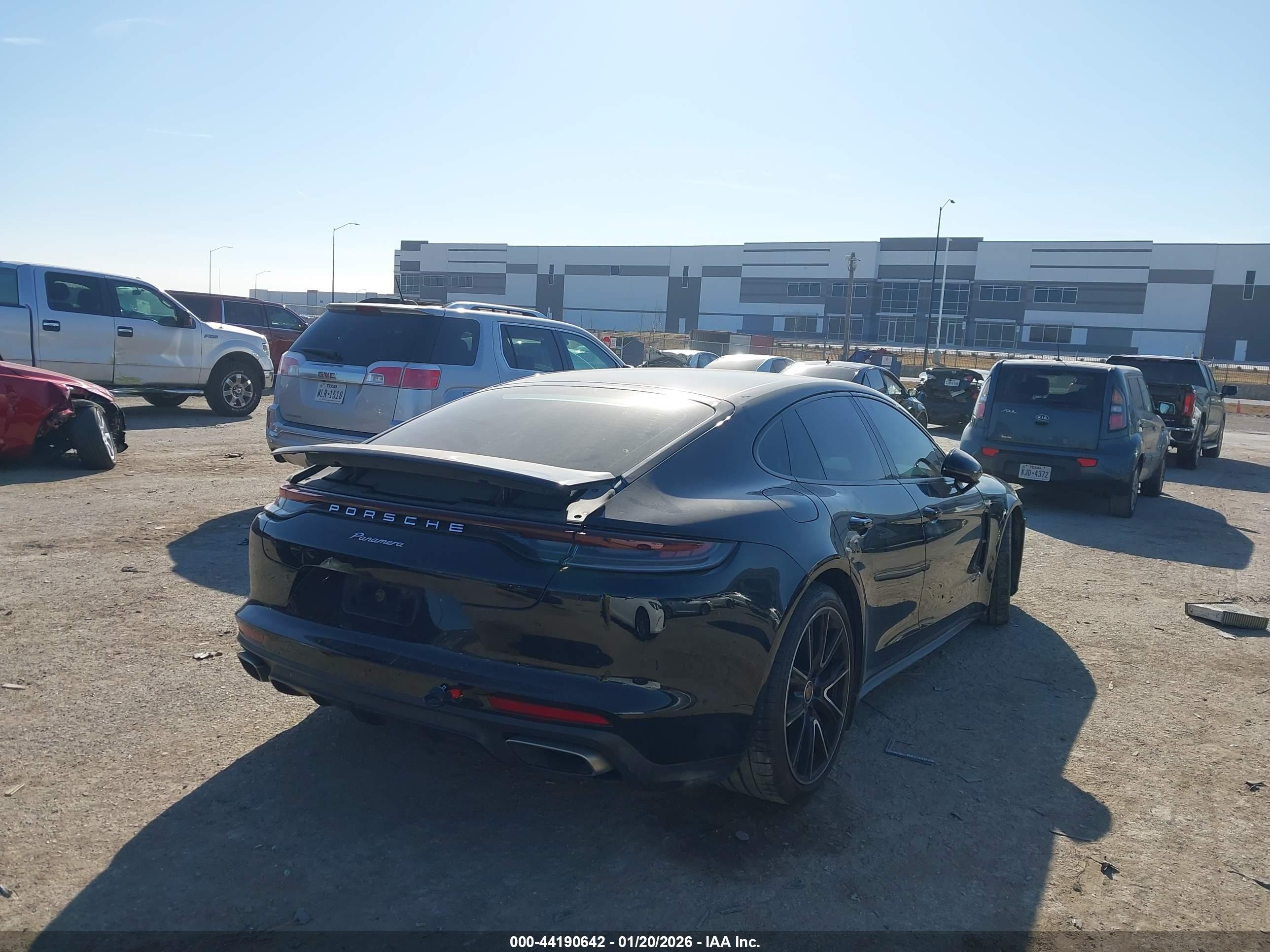 PORSCHE PANAMERA image 4