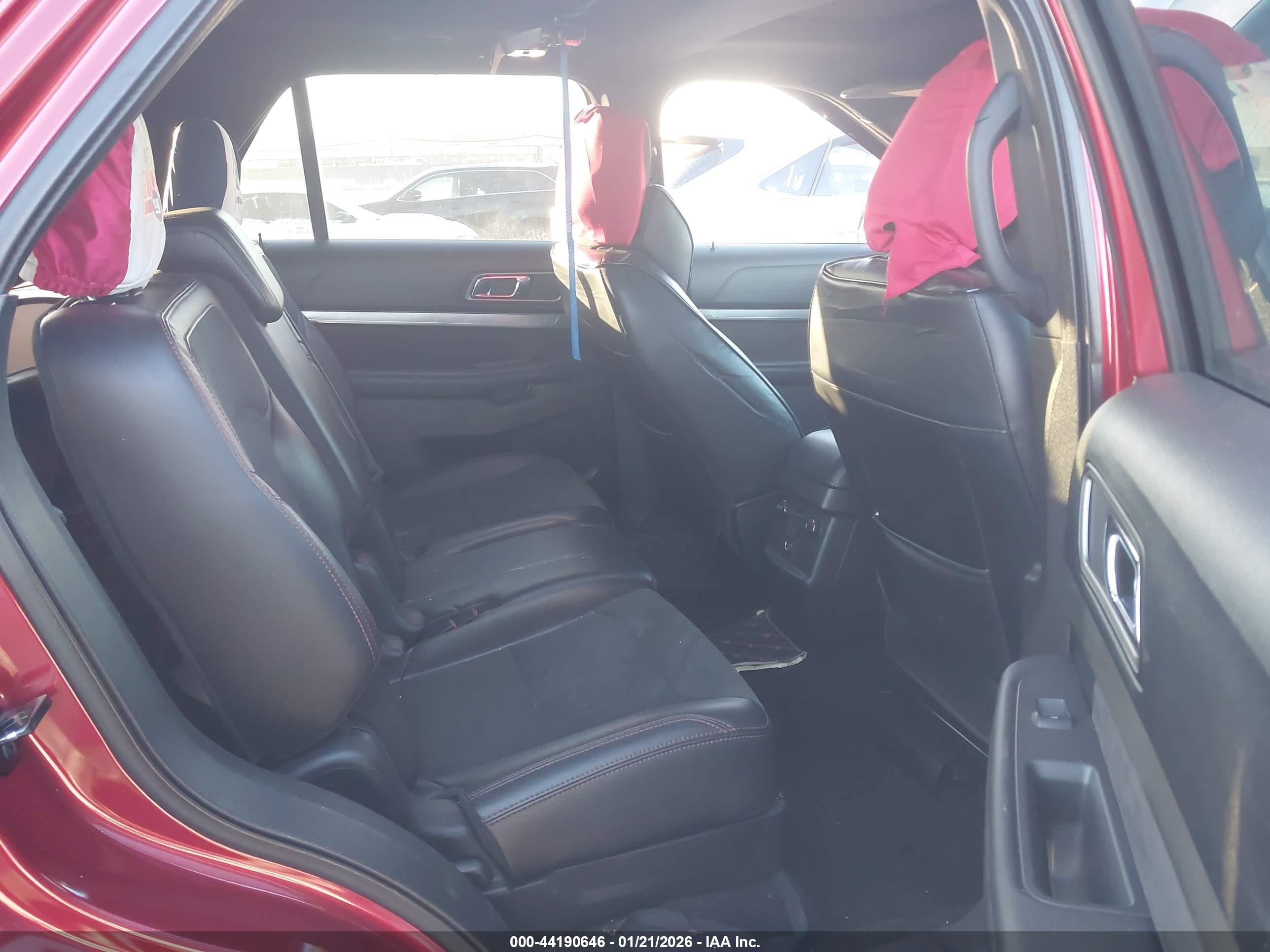 FORD EXPLORER image 8