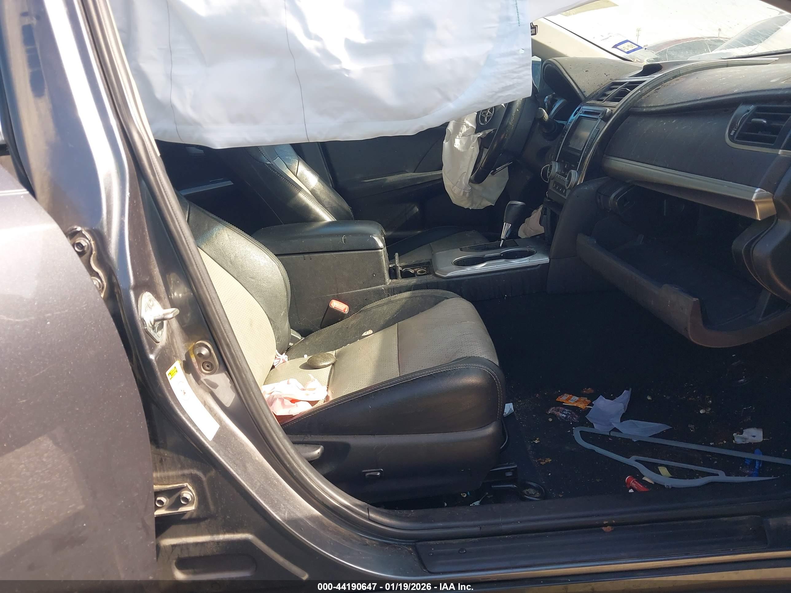 TOYOTA CAMRY image 5