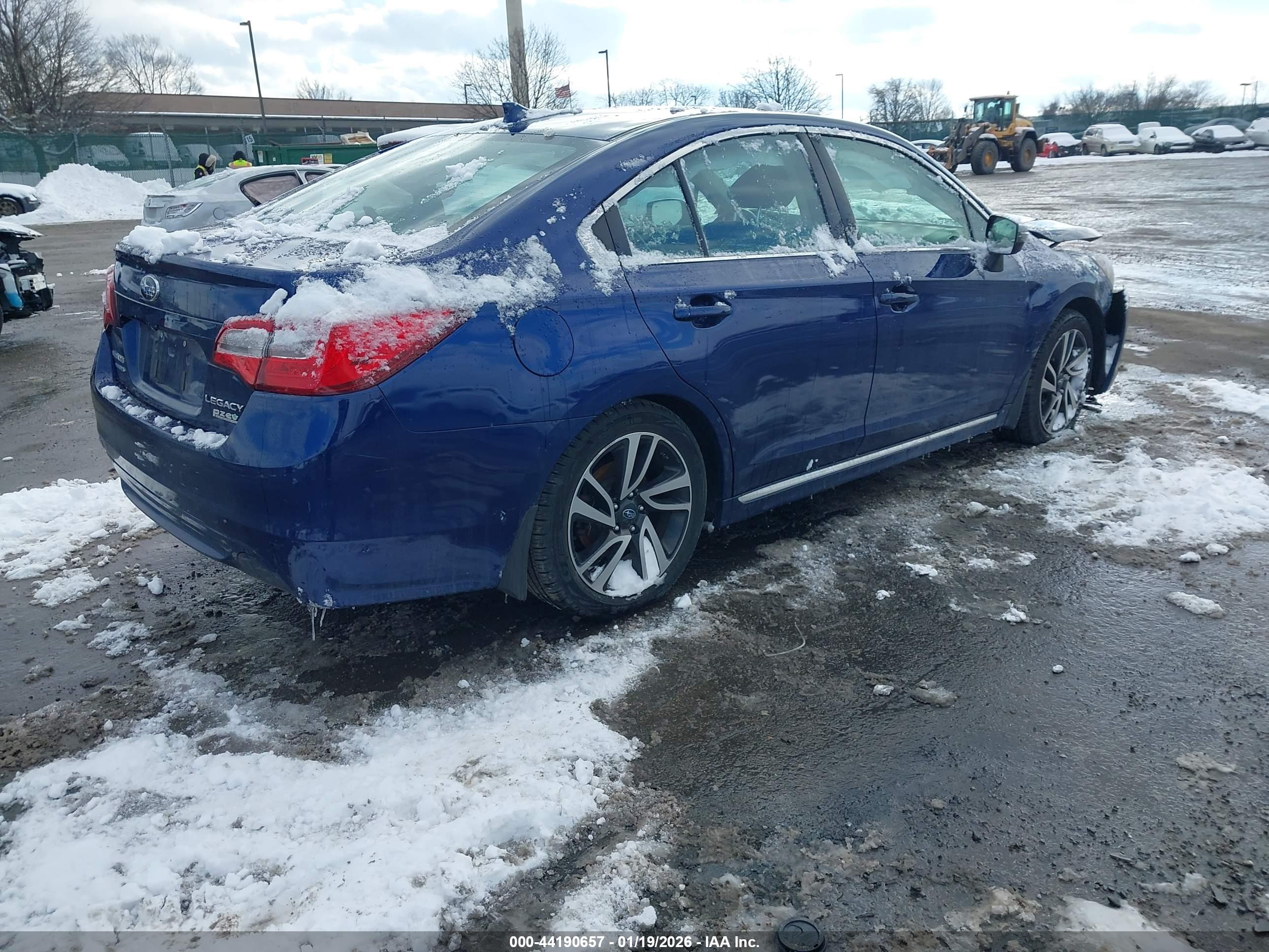 SUBARU LEGACY image 4