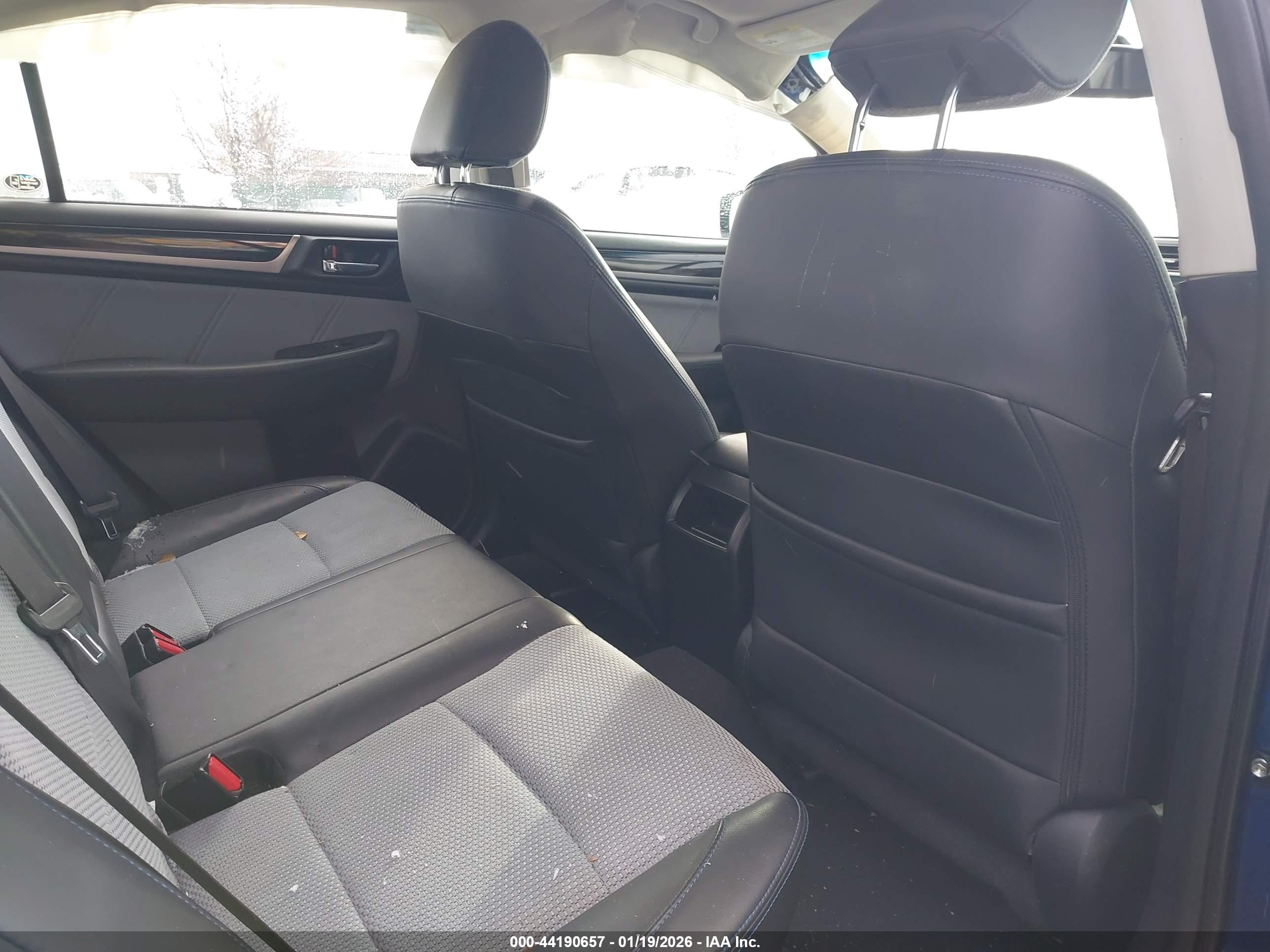 SUBARU LEGACY image 8