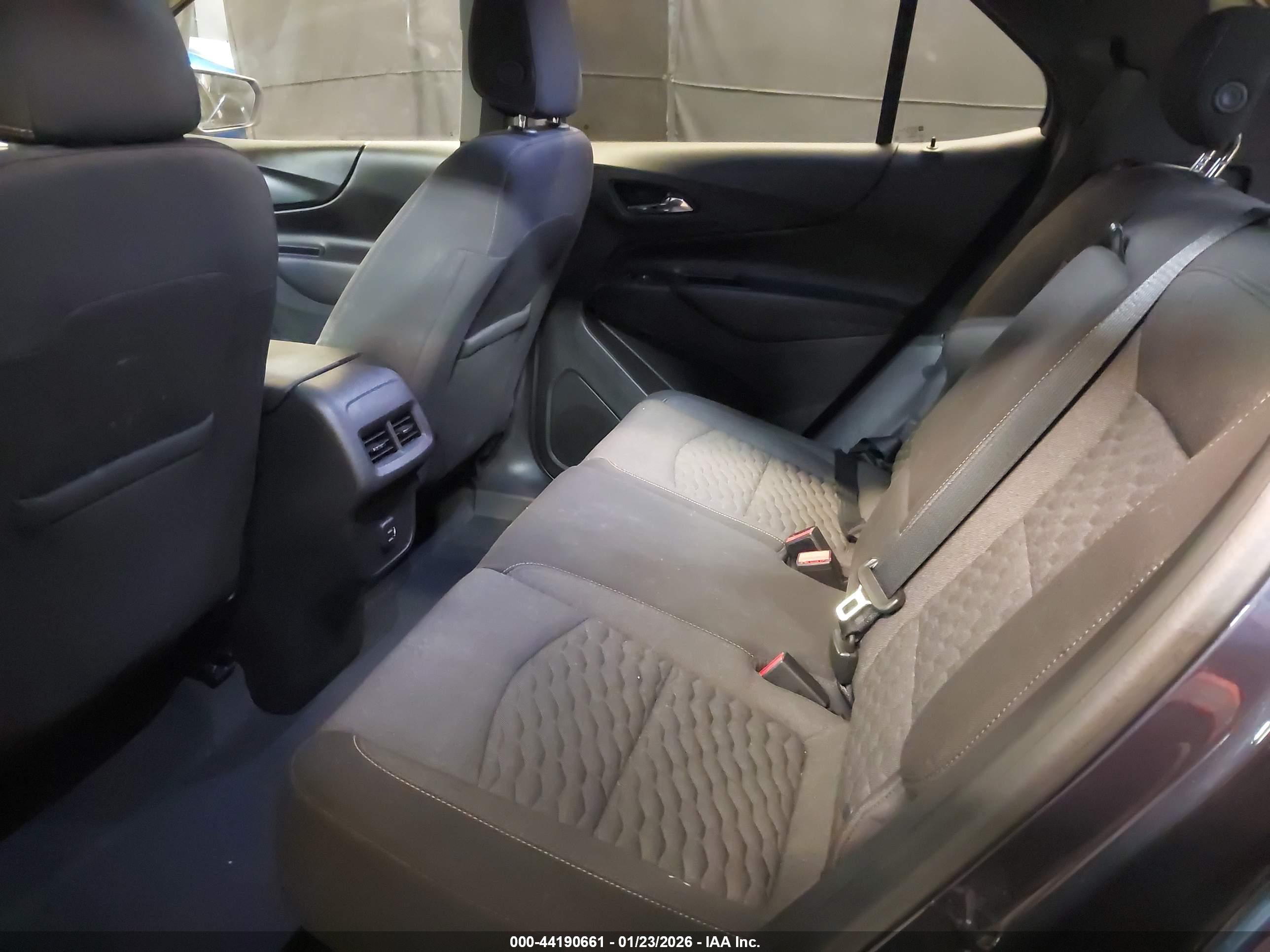 CHEVROLET EQUINOX image 8