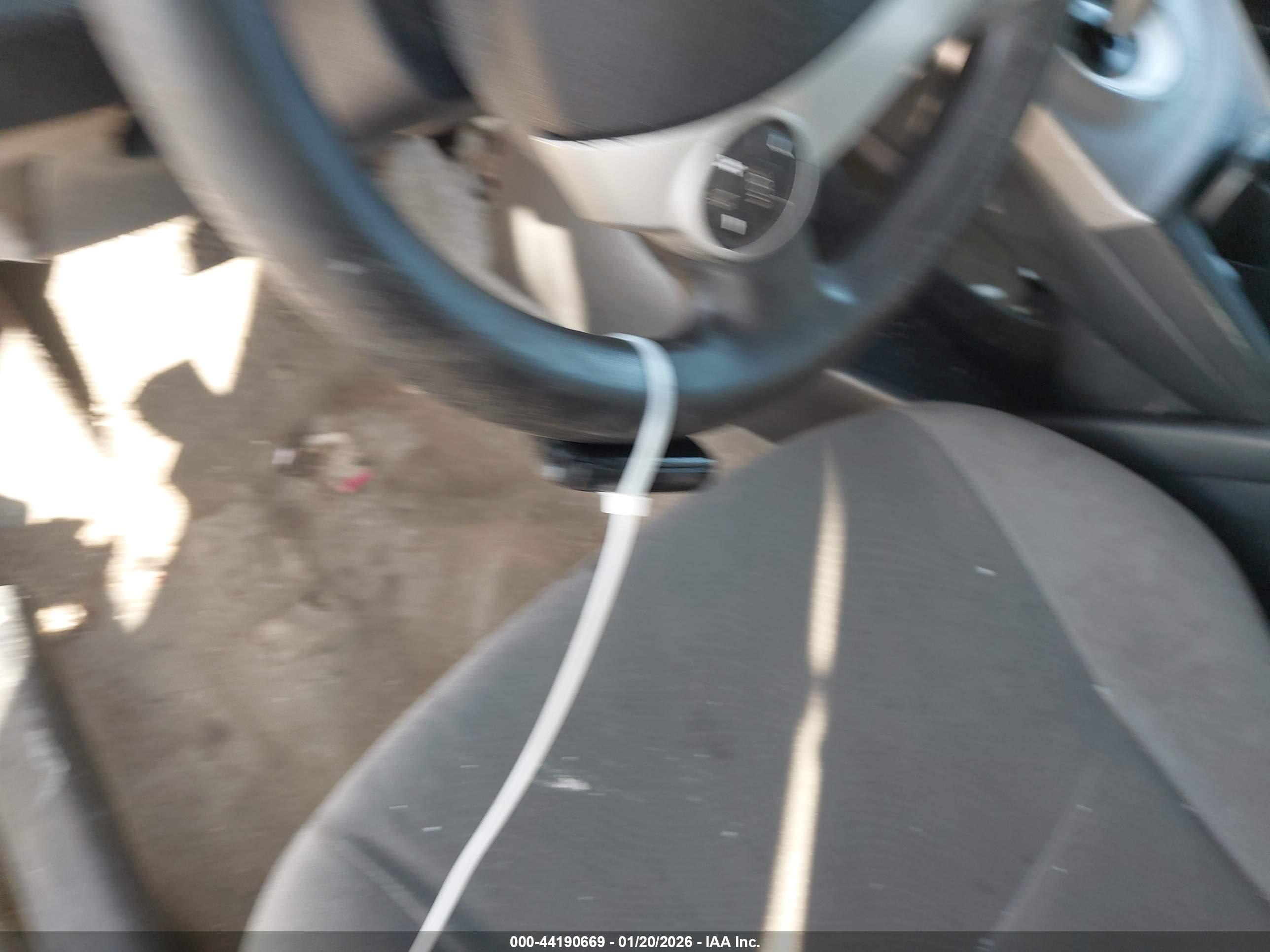 TOYOTA PRIUS image 11