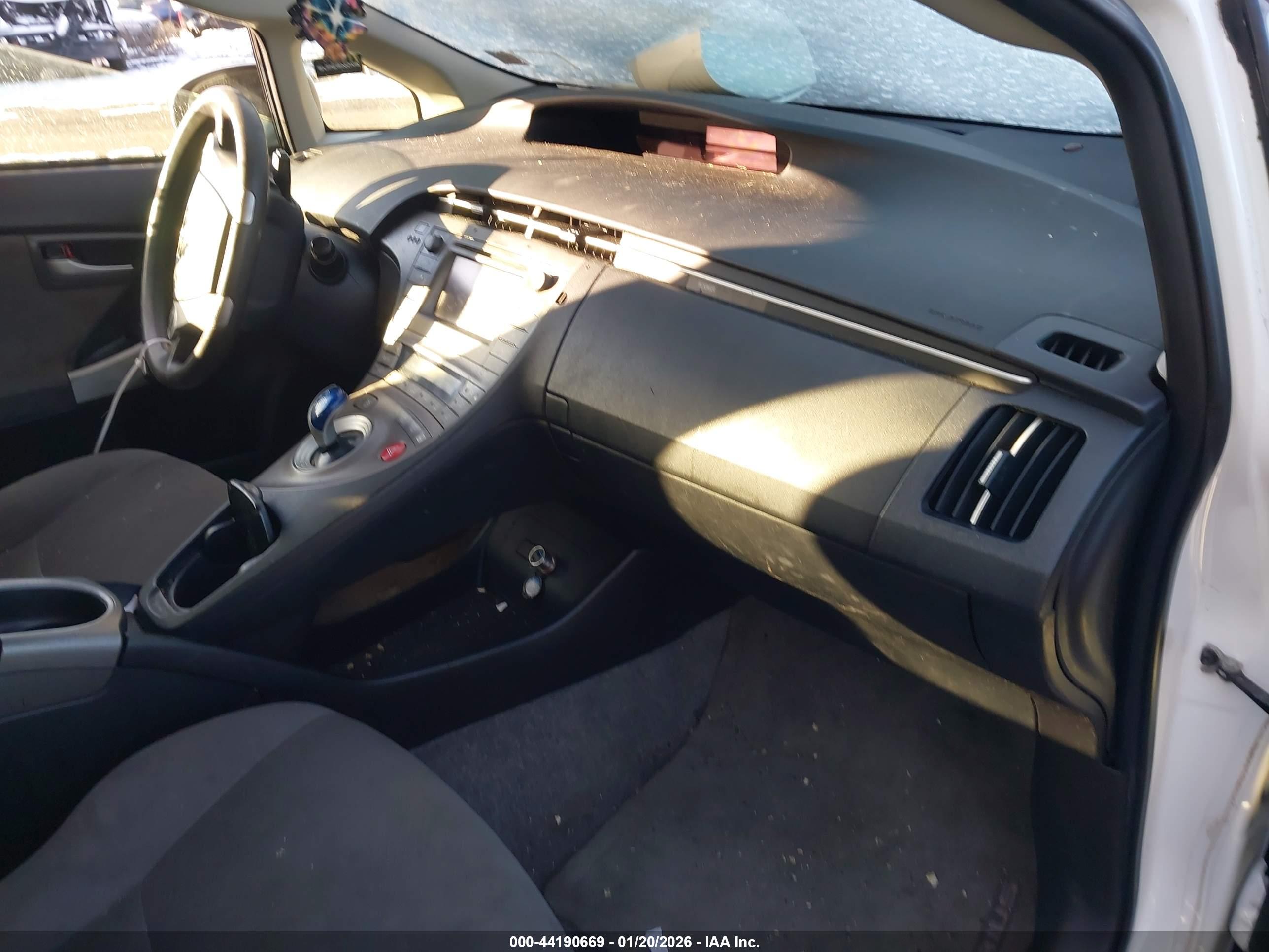 TOYOTA PRIUS image 5