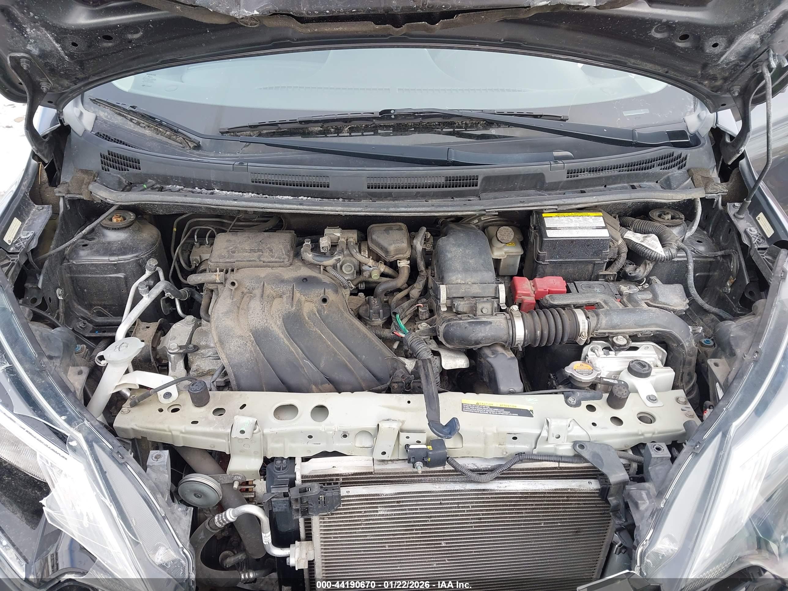 NISSAN VERSA image 10