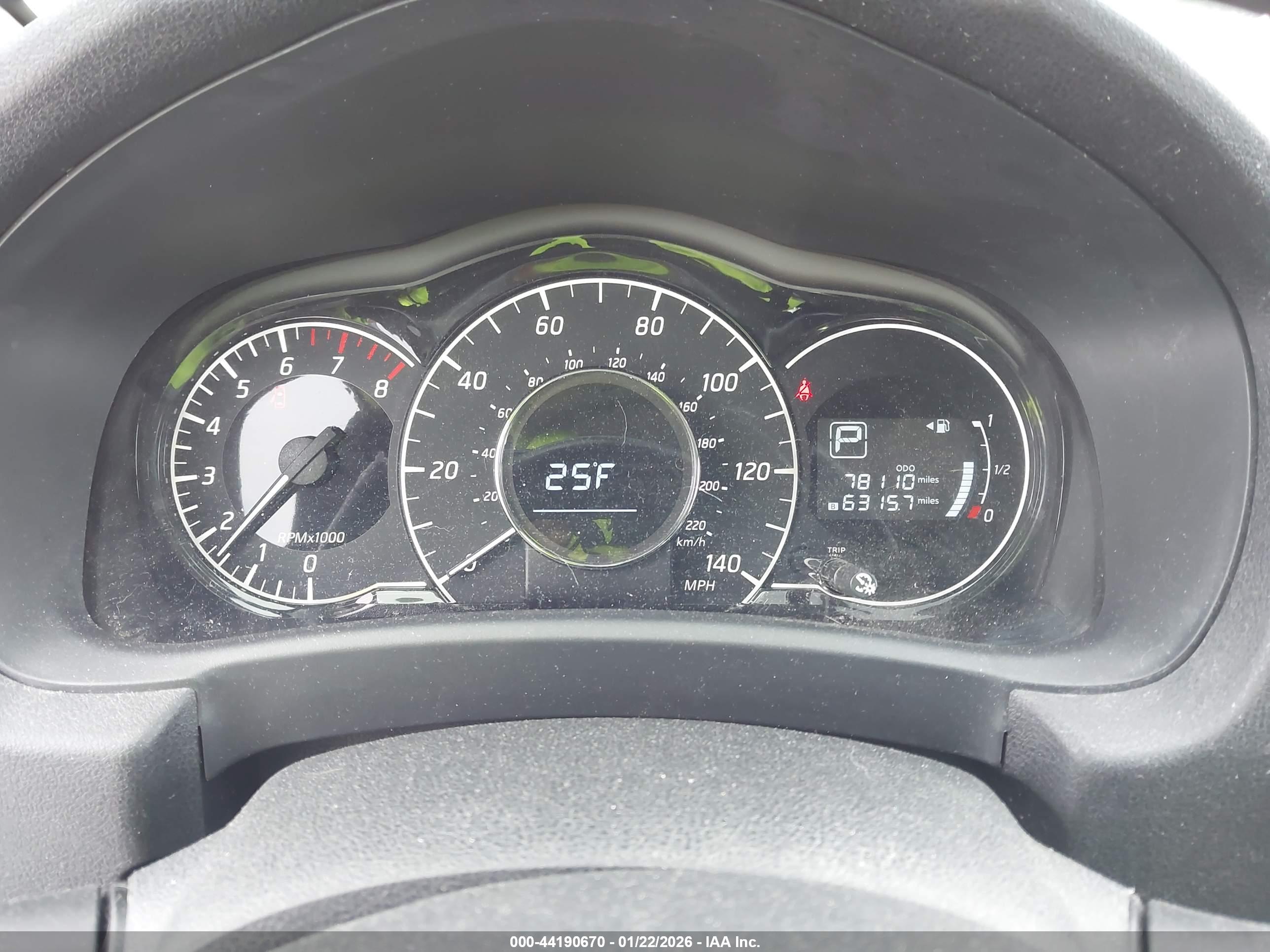NISSAN VERSA image 7