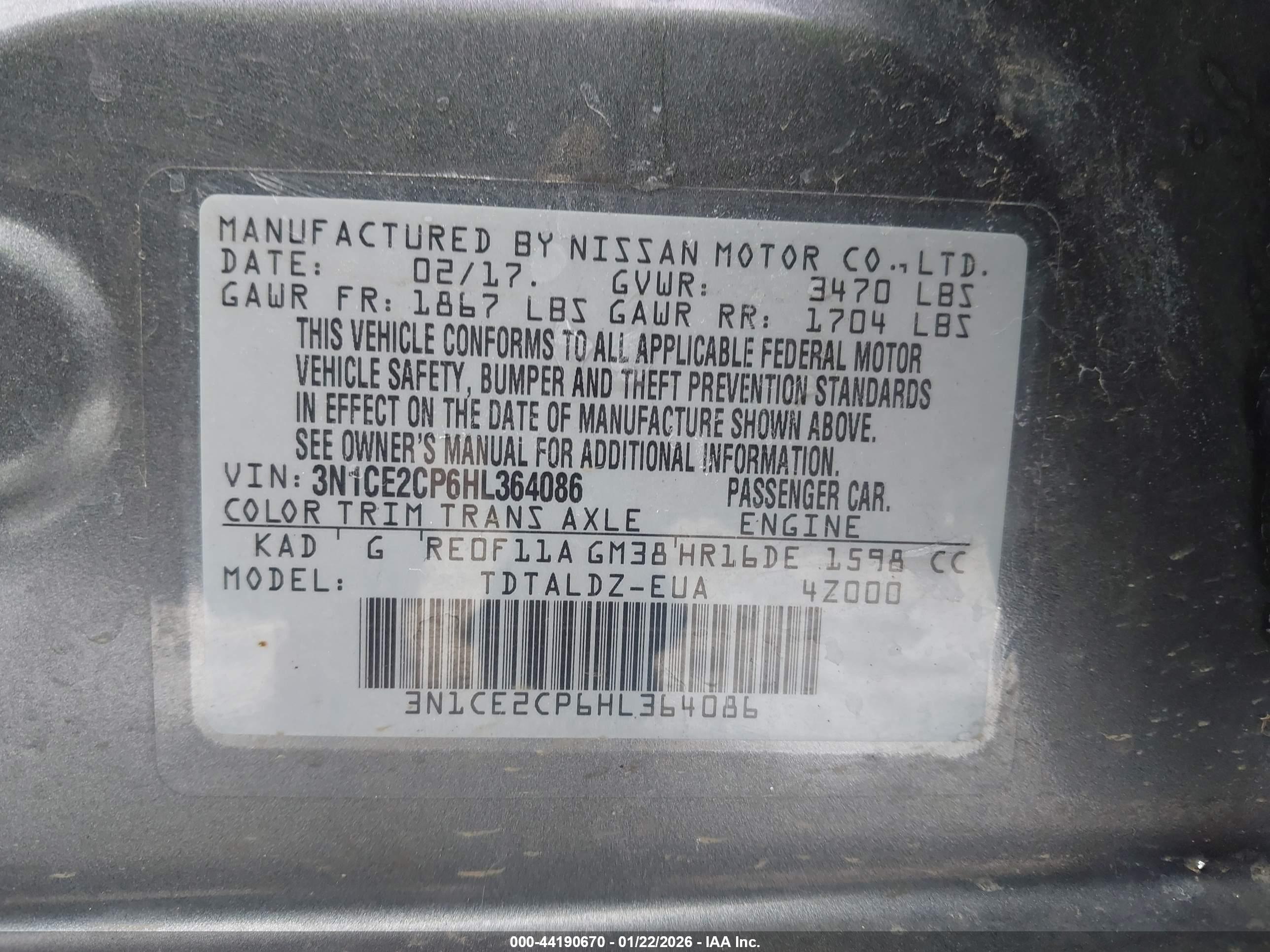 NISSAN VERSA image 9