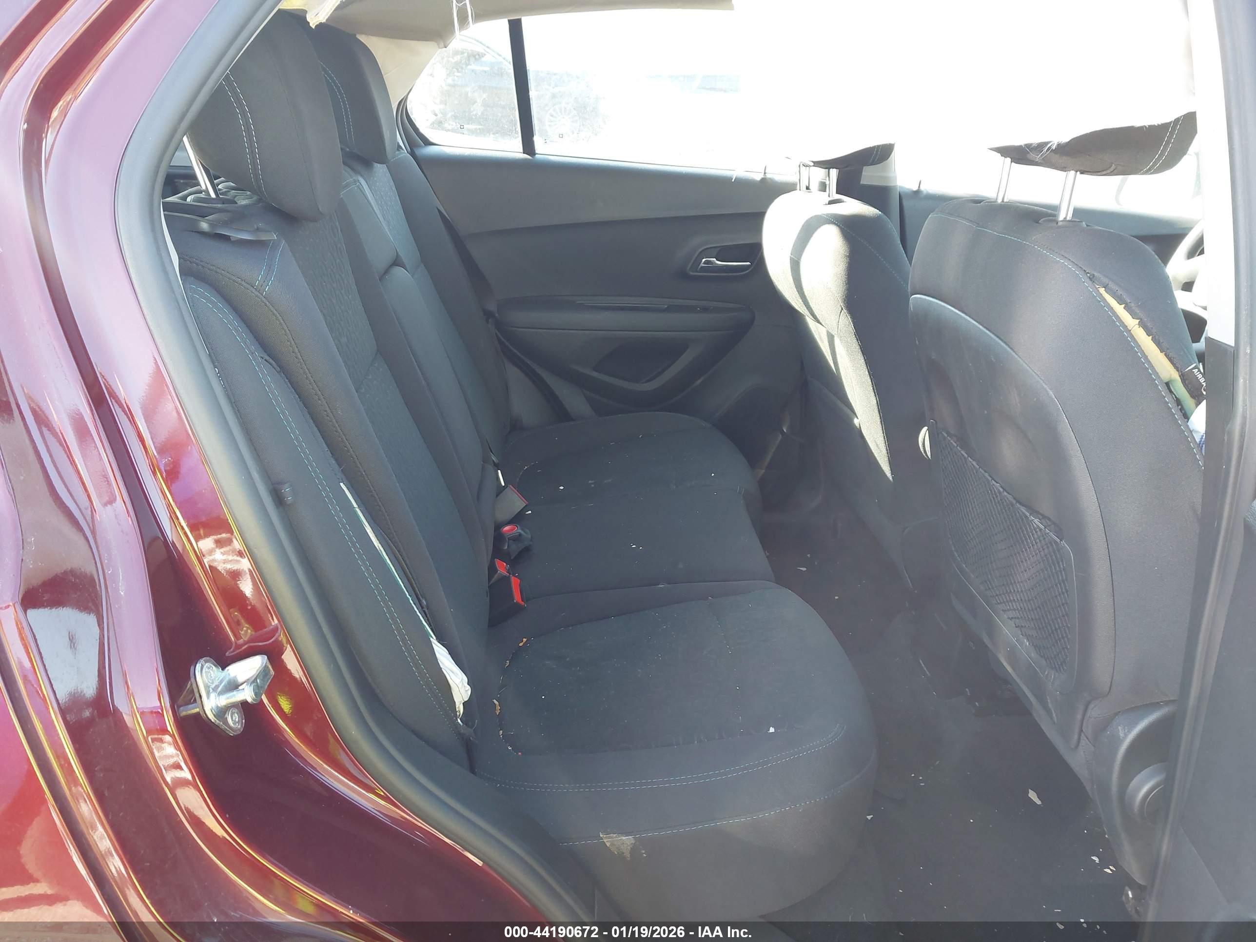 CHEVROLET TRAX image 8