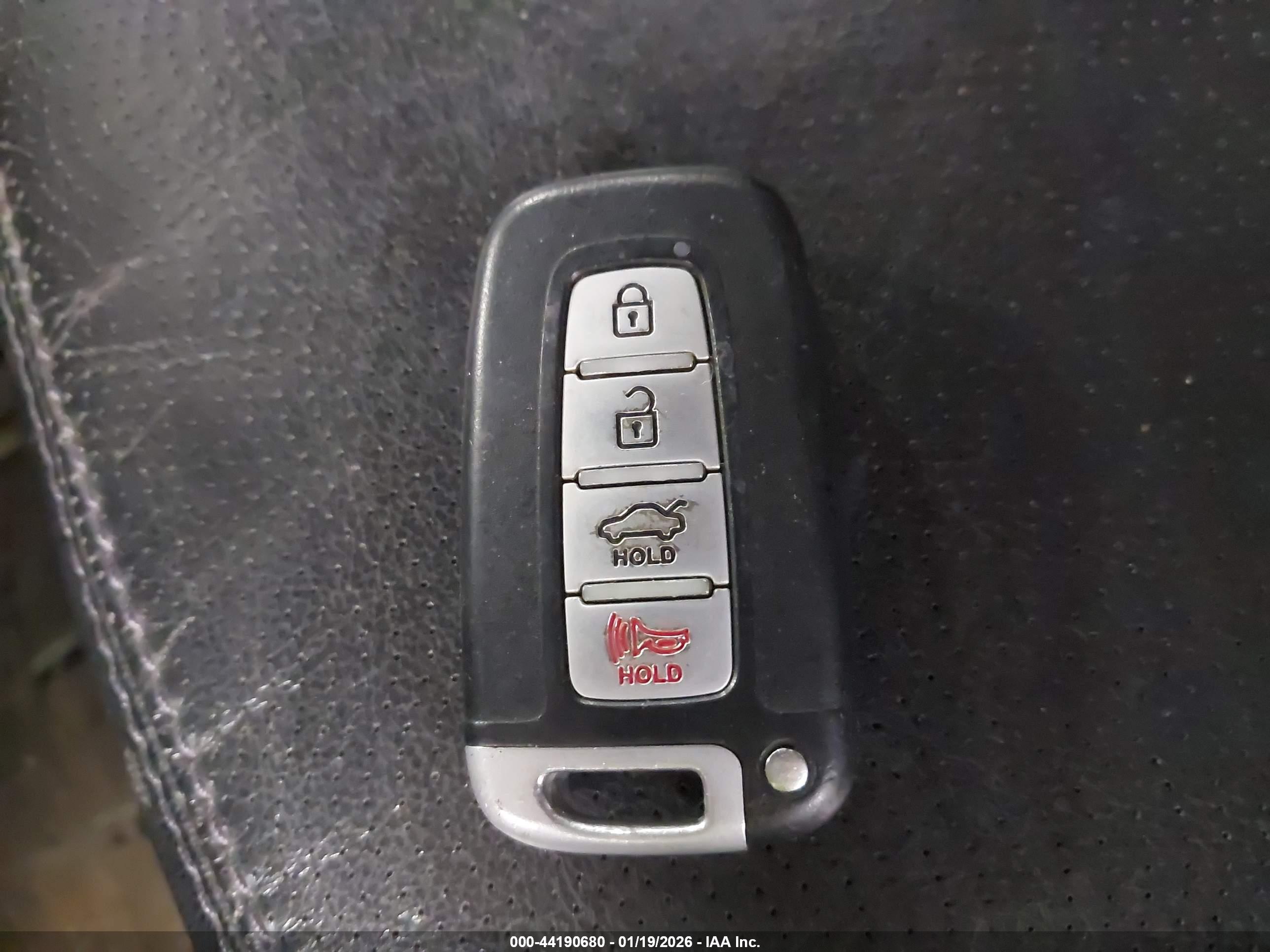 HYUNDAI ELANTRA image 11