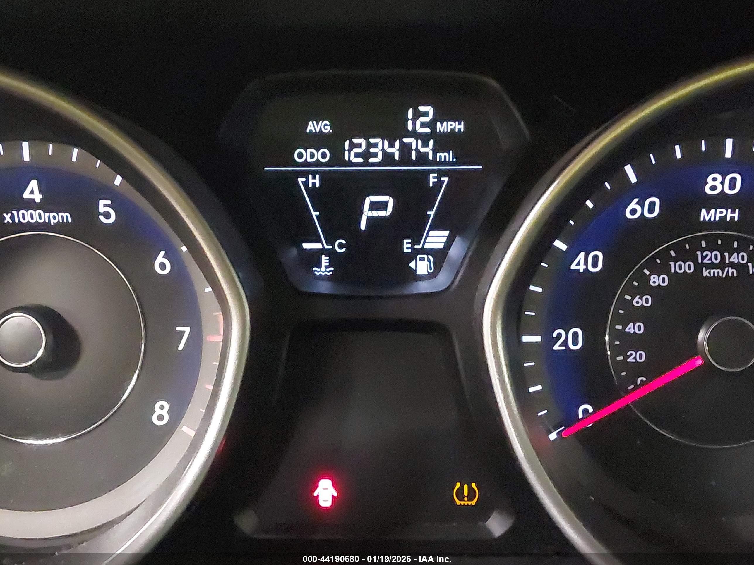 HYUNDAI ELANTRA image 7