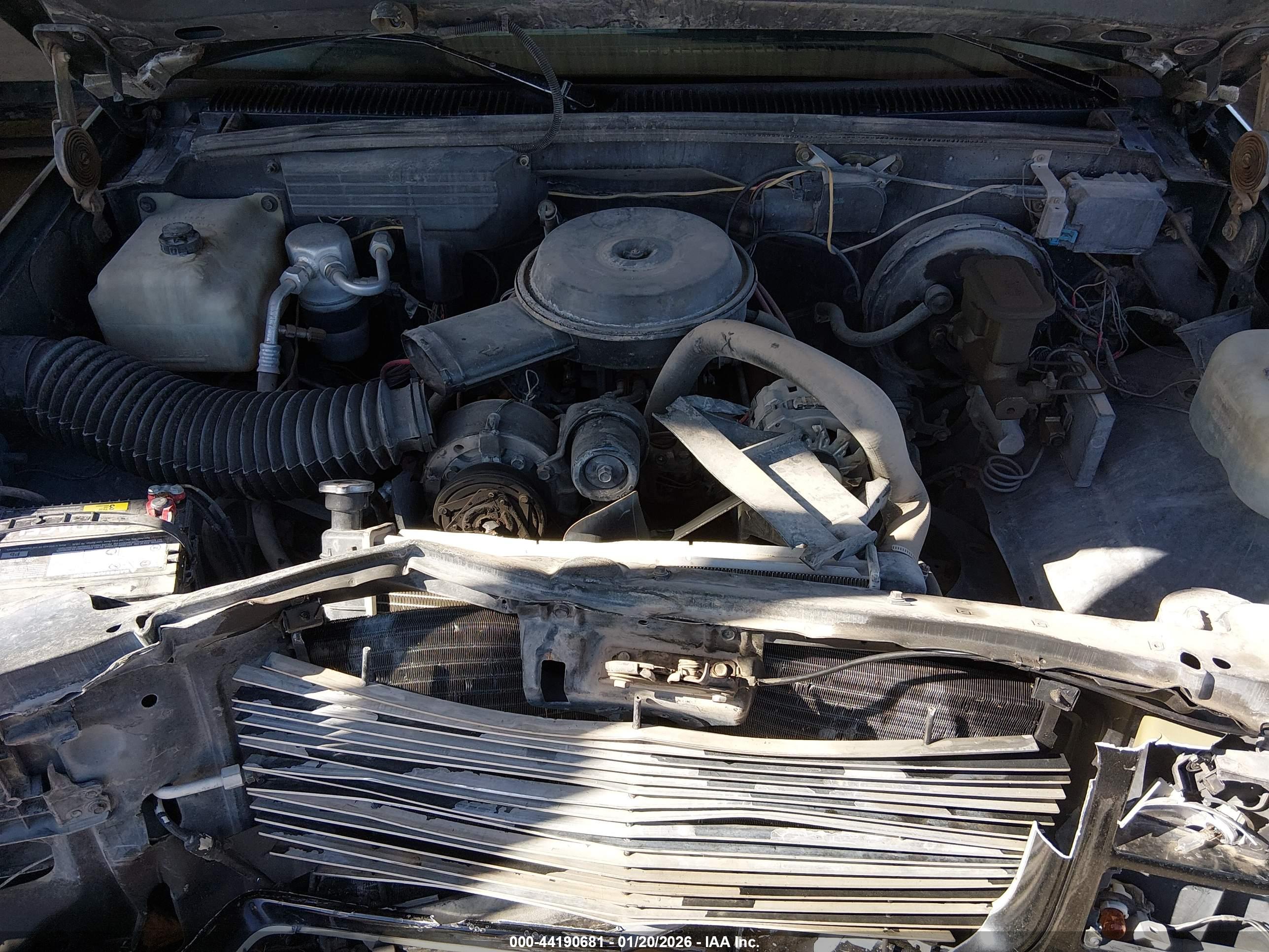 CHEVROLET GMT-400 image 10
