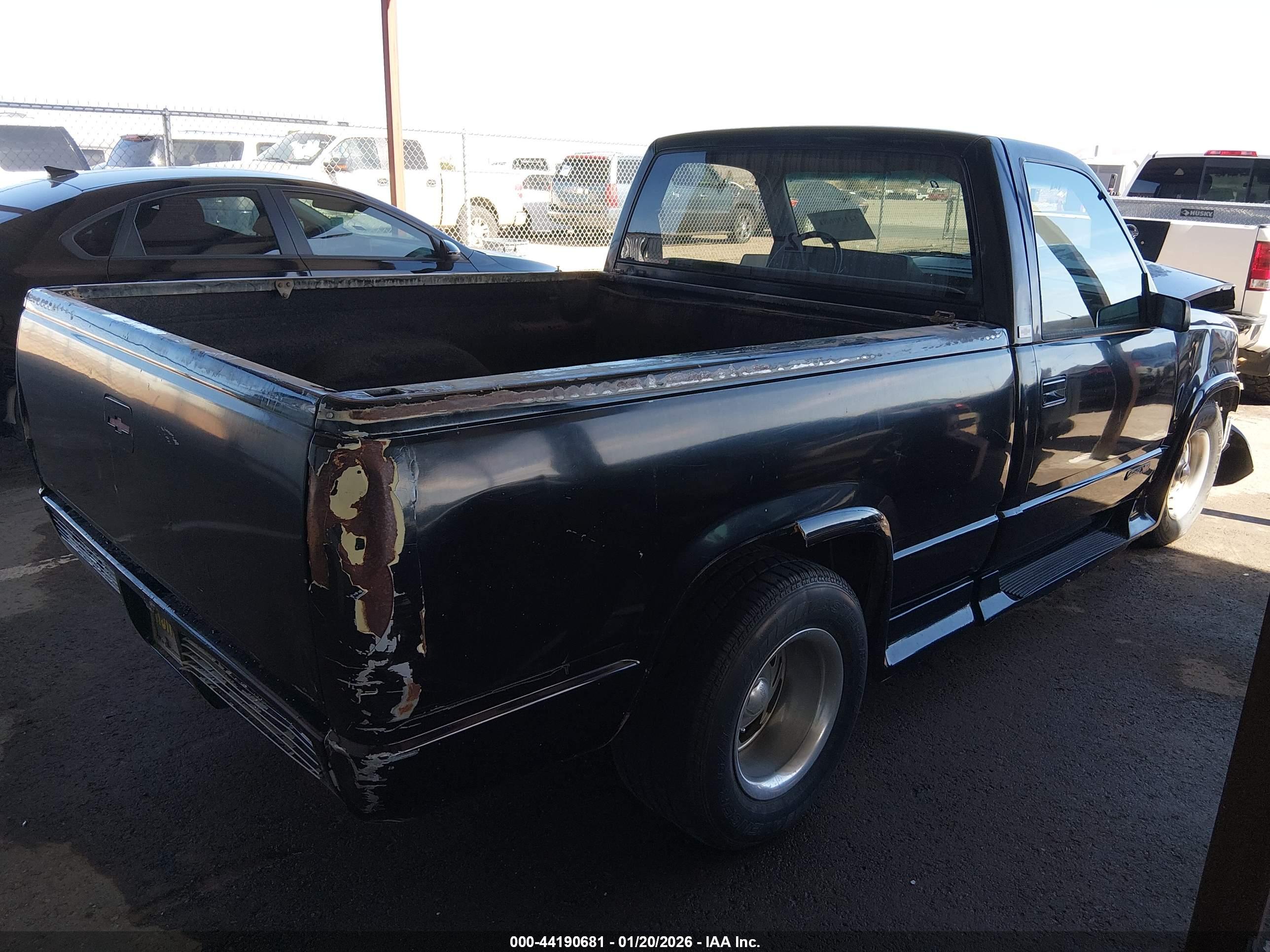 CHEVROLET GMT-400 image 4