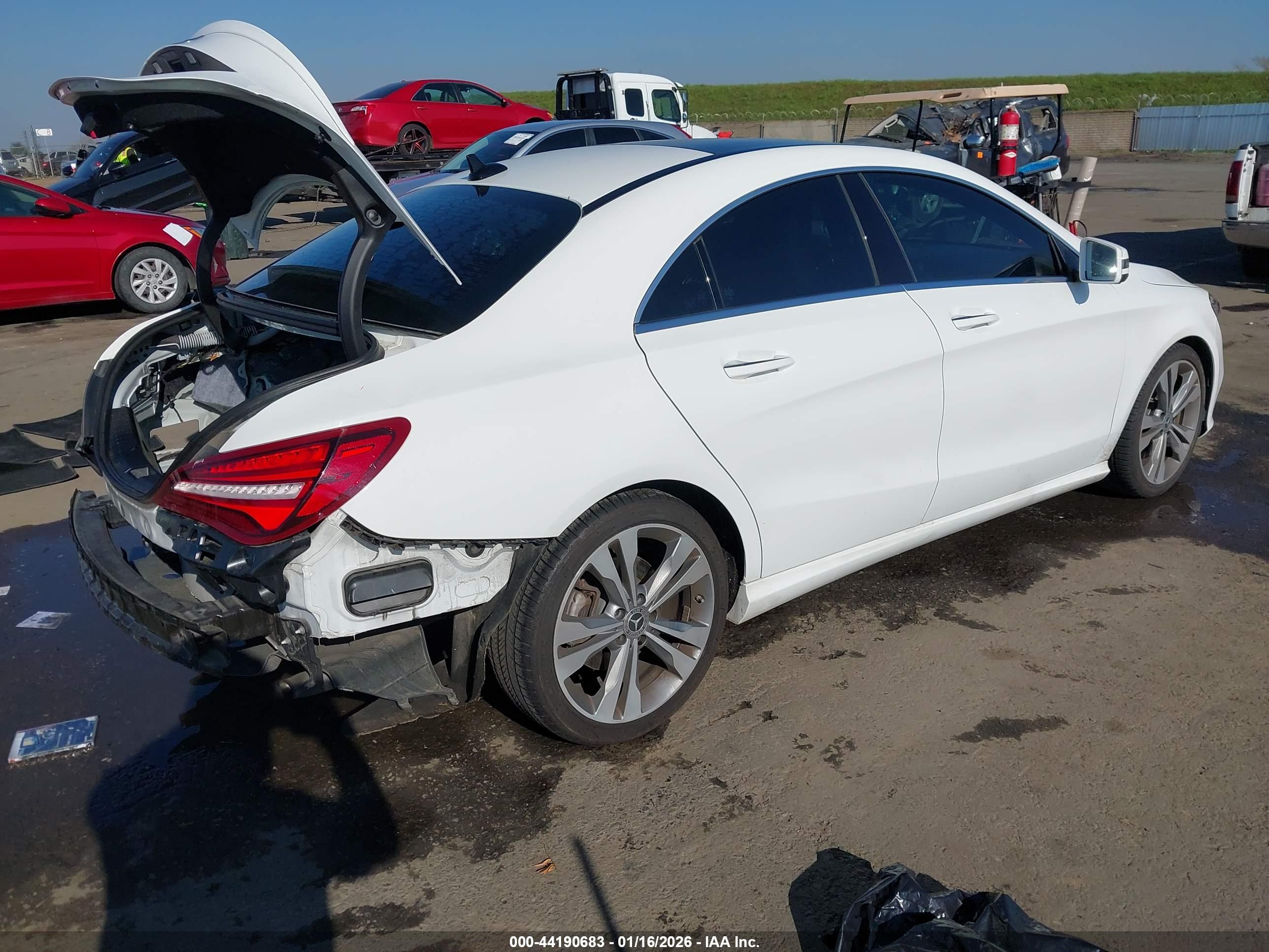 MERCEDES-BENZ CLA image 4